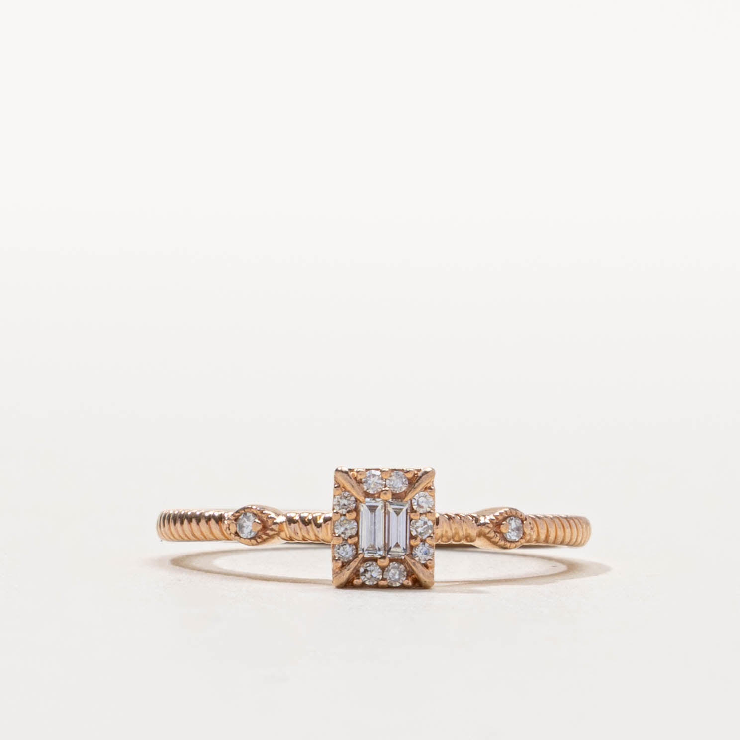 10k Baguette Cut Diamond Fluted Ring | SZ 7.25