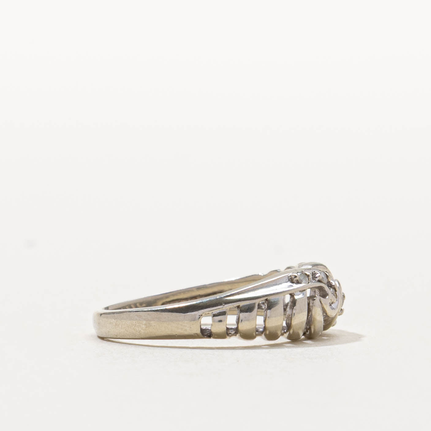10k Diamond Openwork Swirl Ring | SZ 5.25