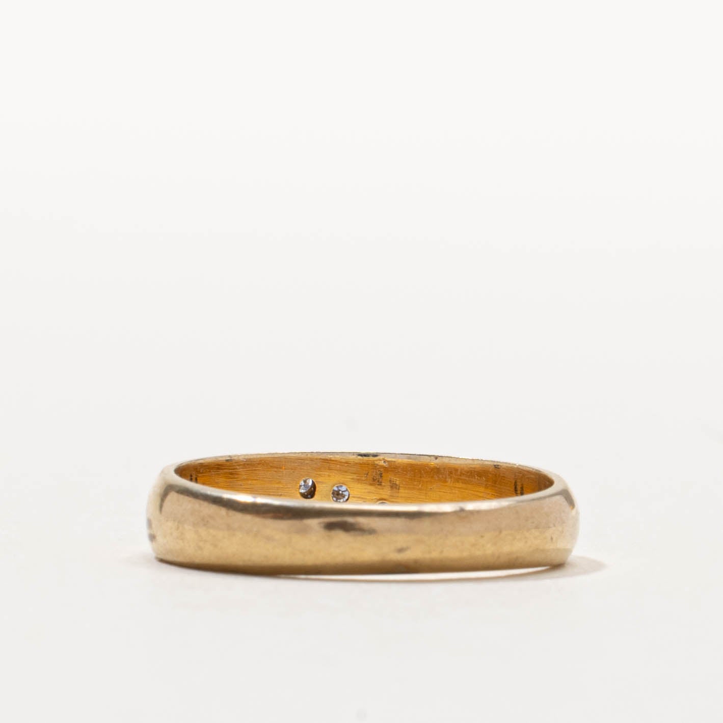 14k Diagonal Diamond Textured Band | 4.30mm | SZ 7.75