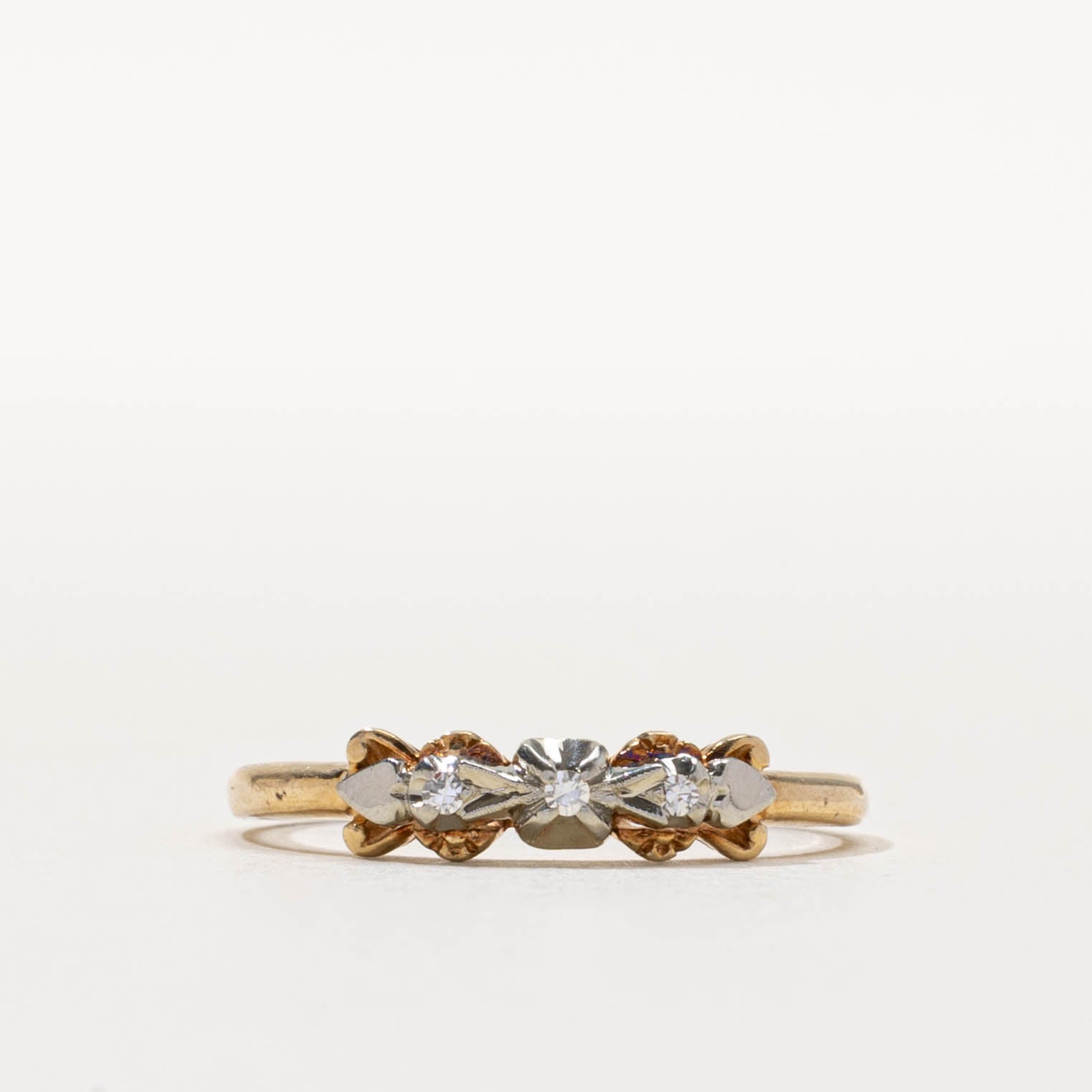 14k Three Stone Diamond Heart Ring | SZ 7.75