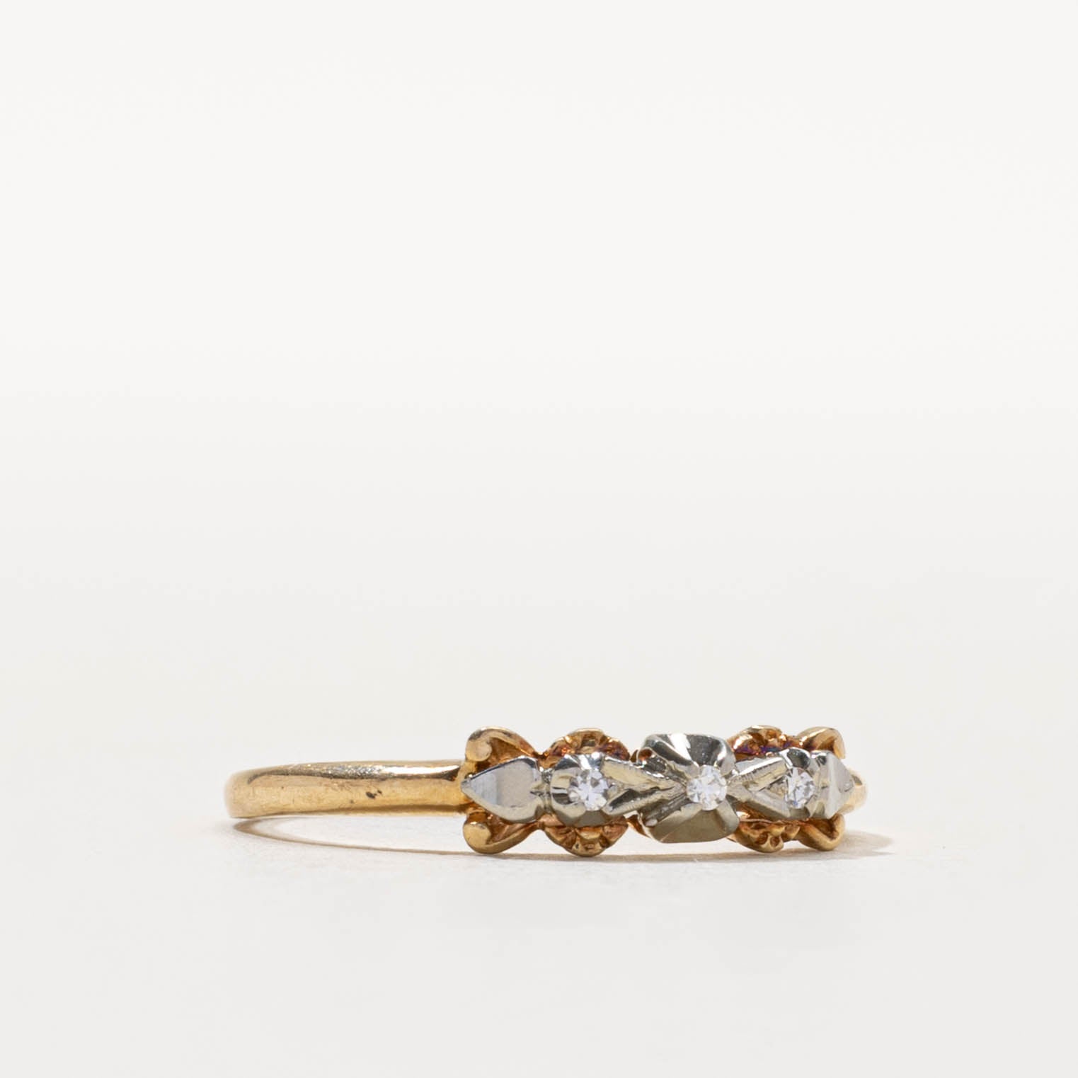 14k Three Stone Diamond Heart Ring | SZ 7.75
