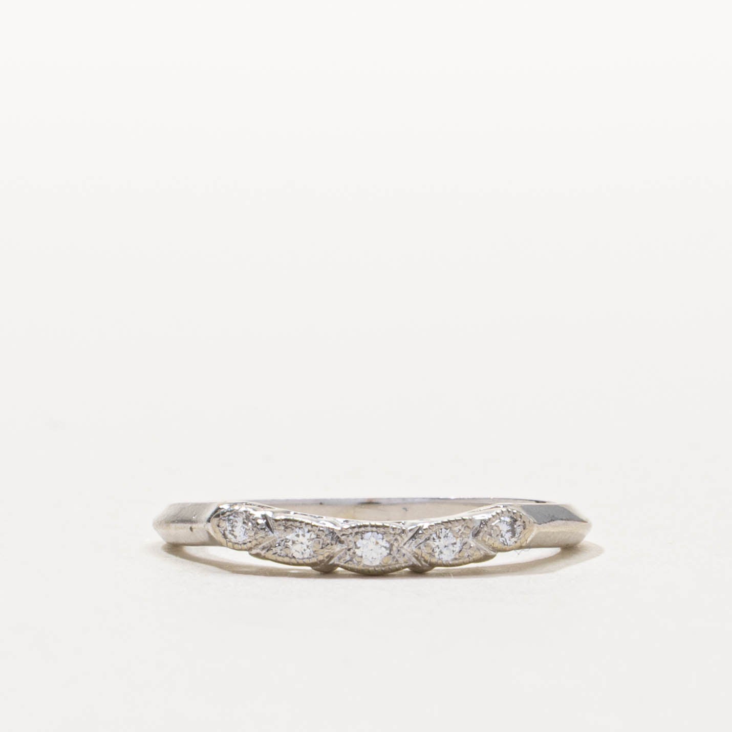 14k Diamond Milgrained Chevron Ring | SZ 6.5