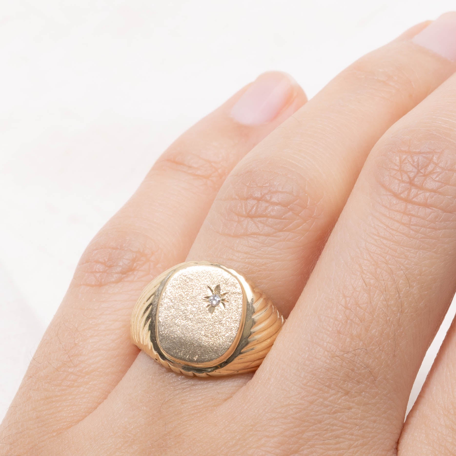 10k Star Set Diamond Croissant Signet Ring | SZ 9.25