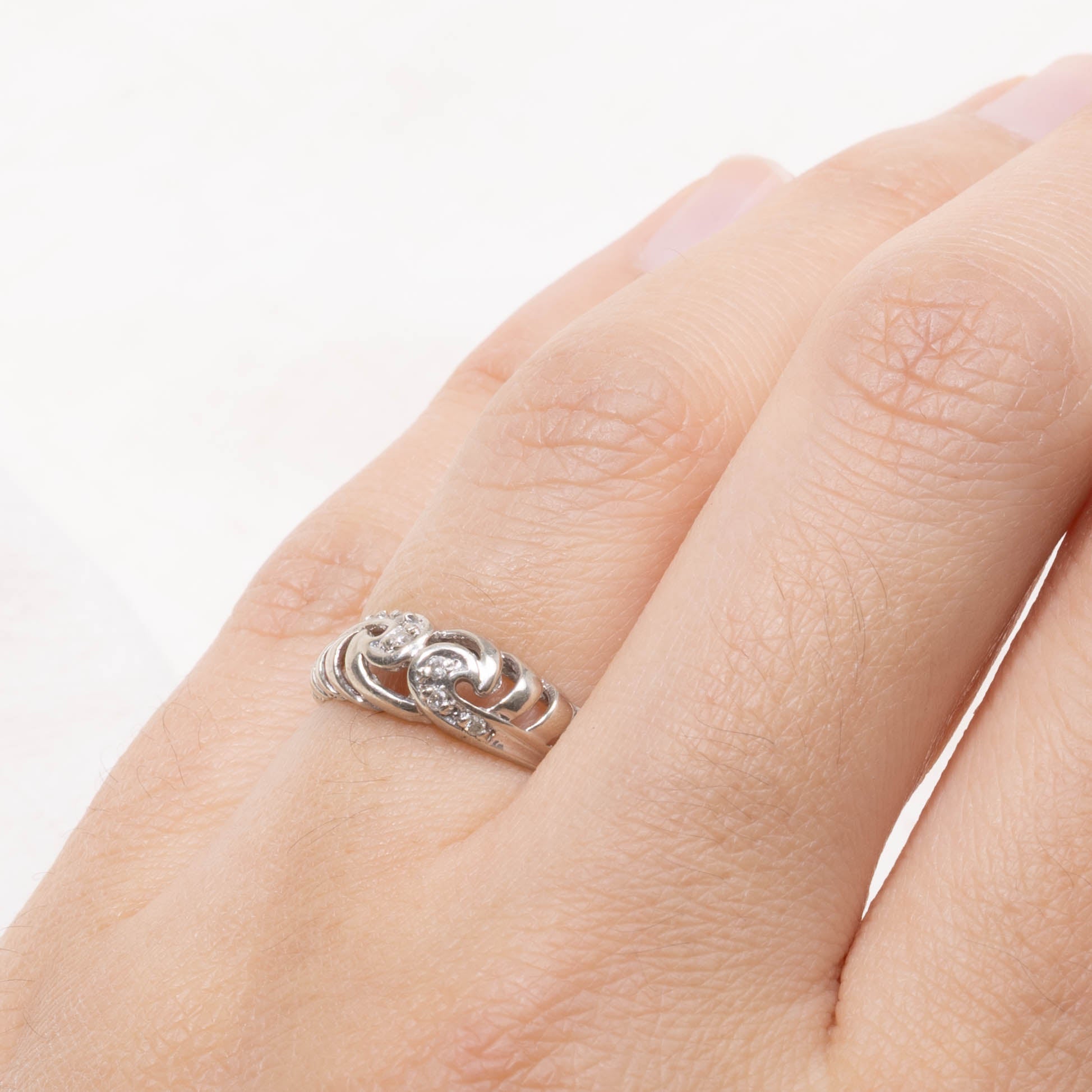 10k Diamond Openwork Swirl Ring | SZ 5.25