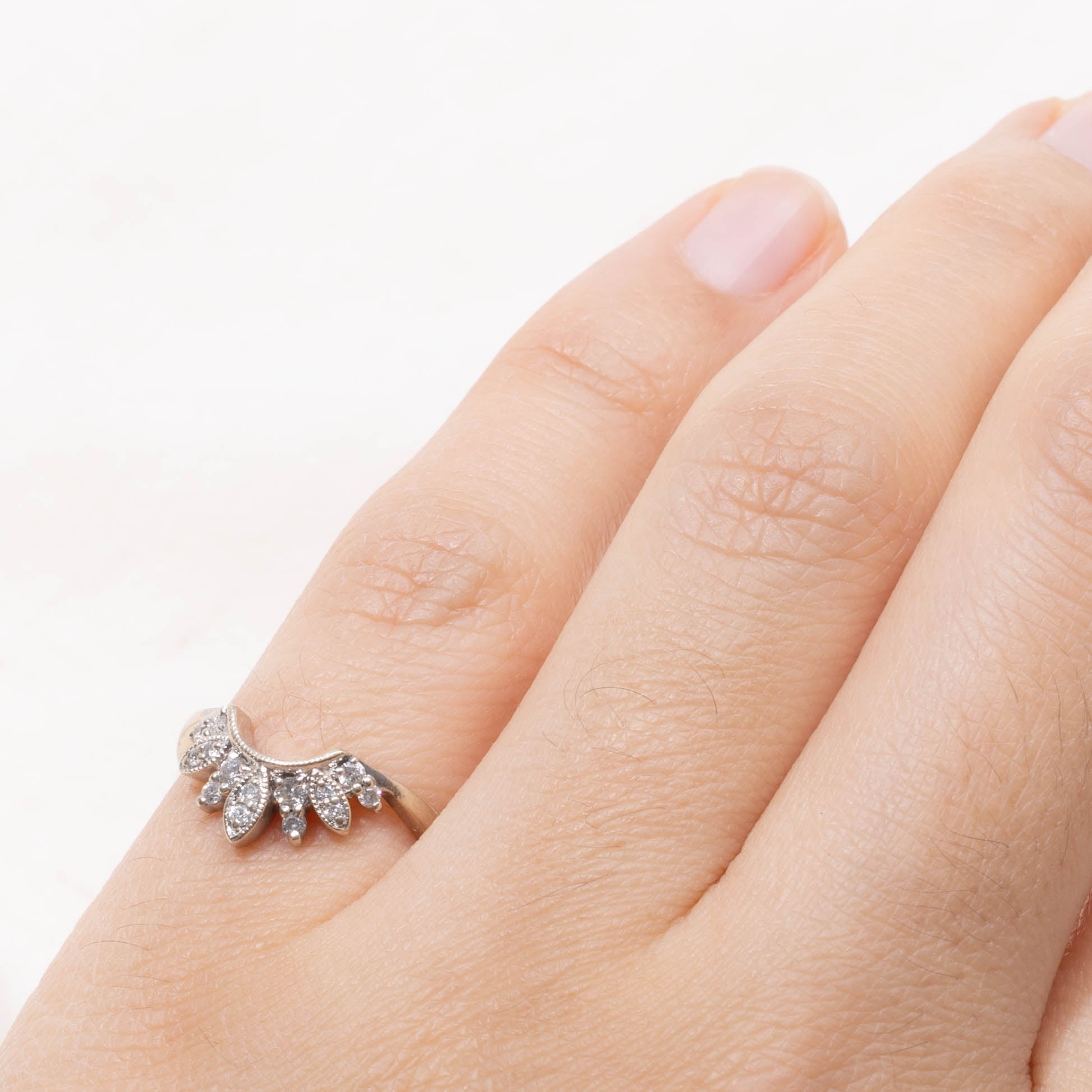 10k Diamond Petal Contour Ring | SZ 3.25