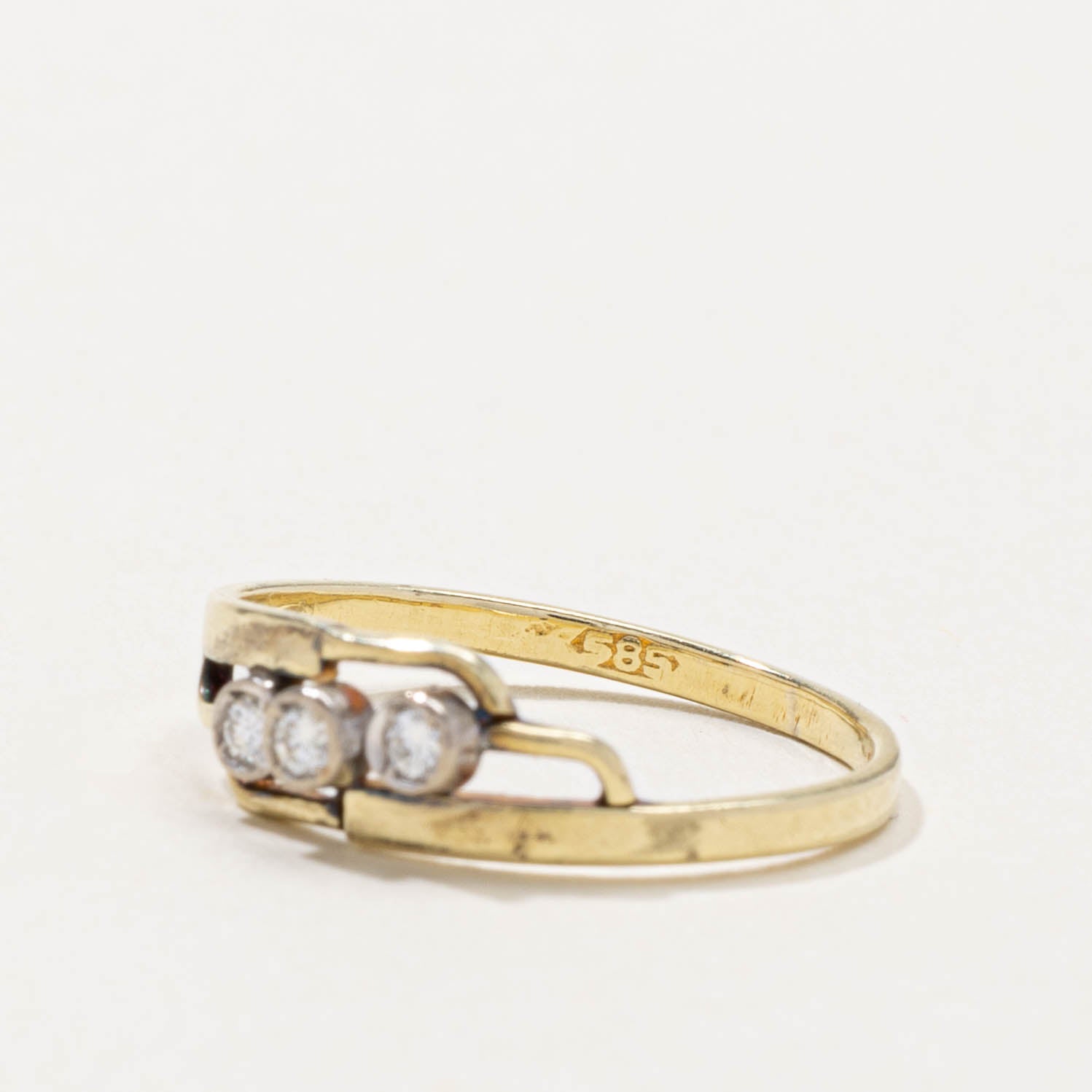 14k Three Stone Diamond Abstract Ring | SZ 5