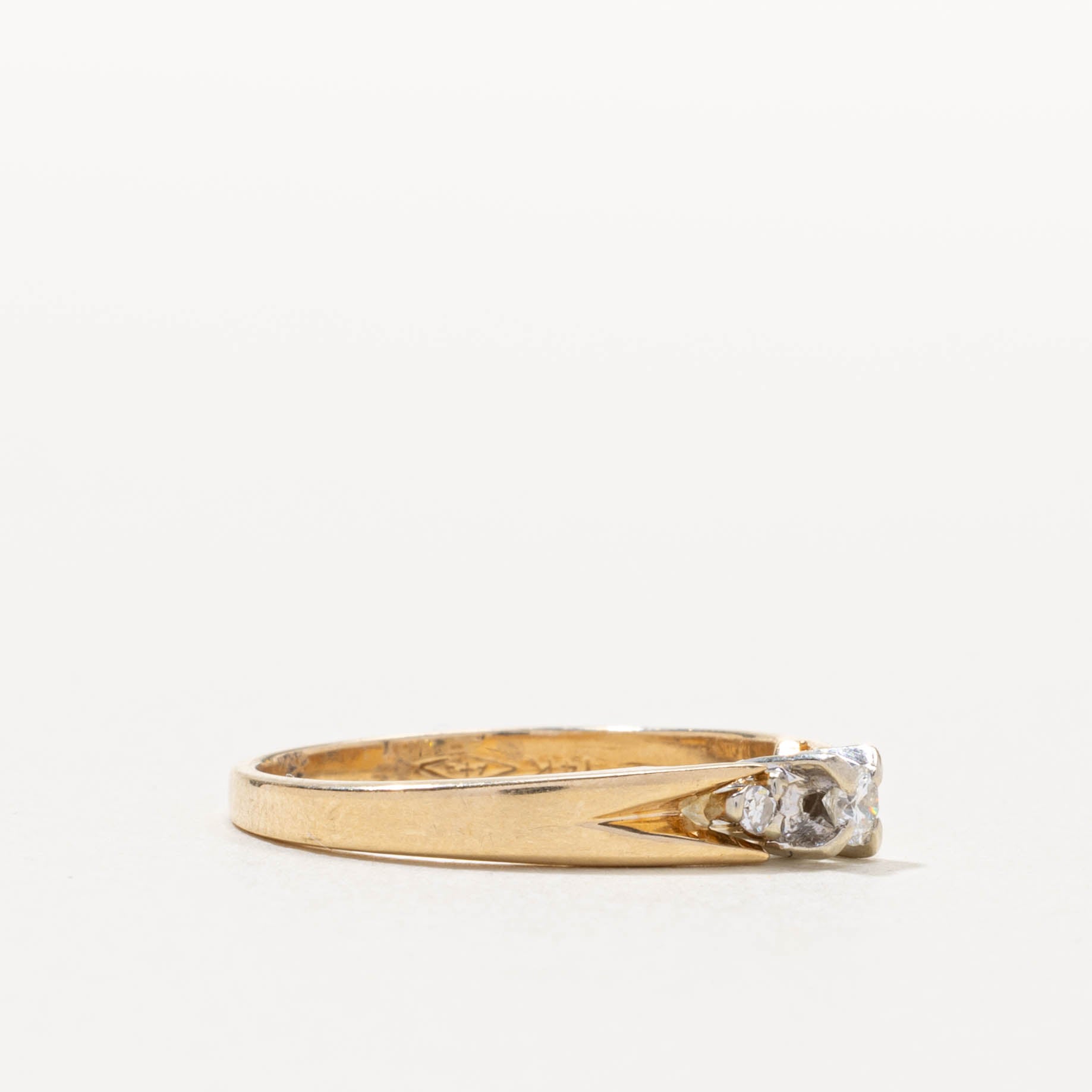 14k Three Stone Diamond Ring | SZ 6.5
