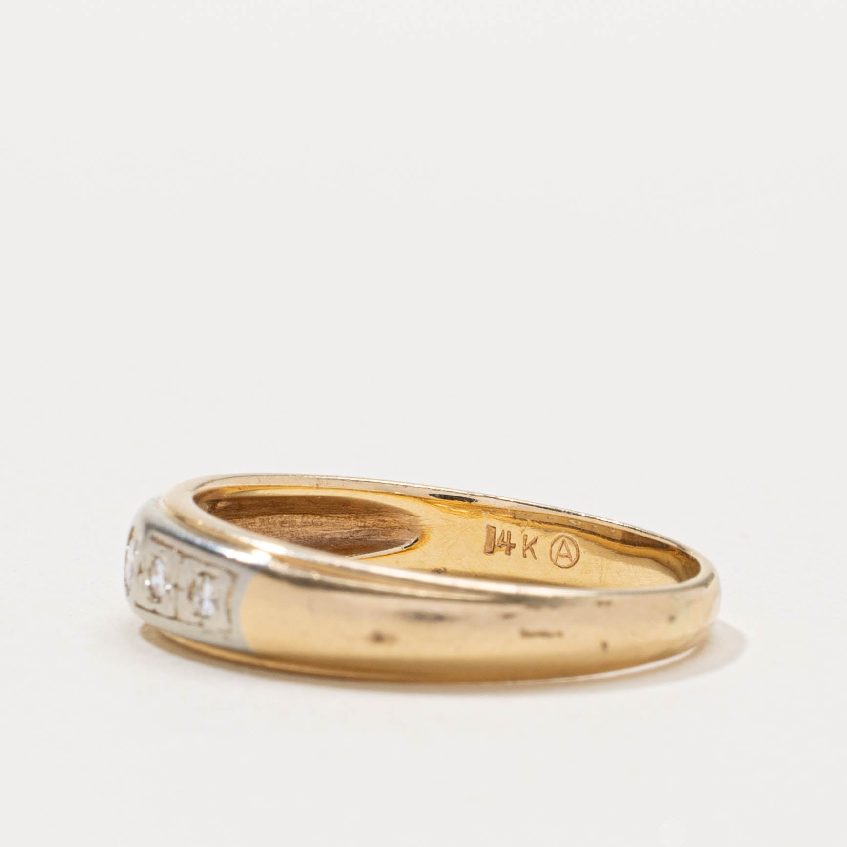 14k Two Tone Flush Set Diamond Band | SZ 7.25