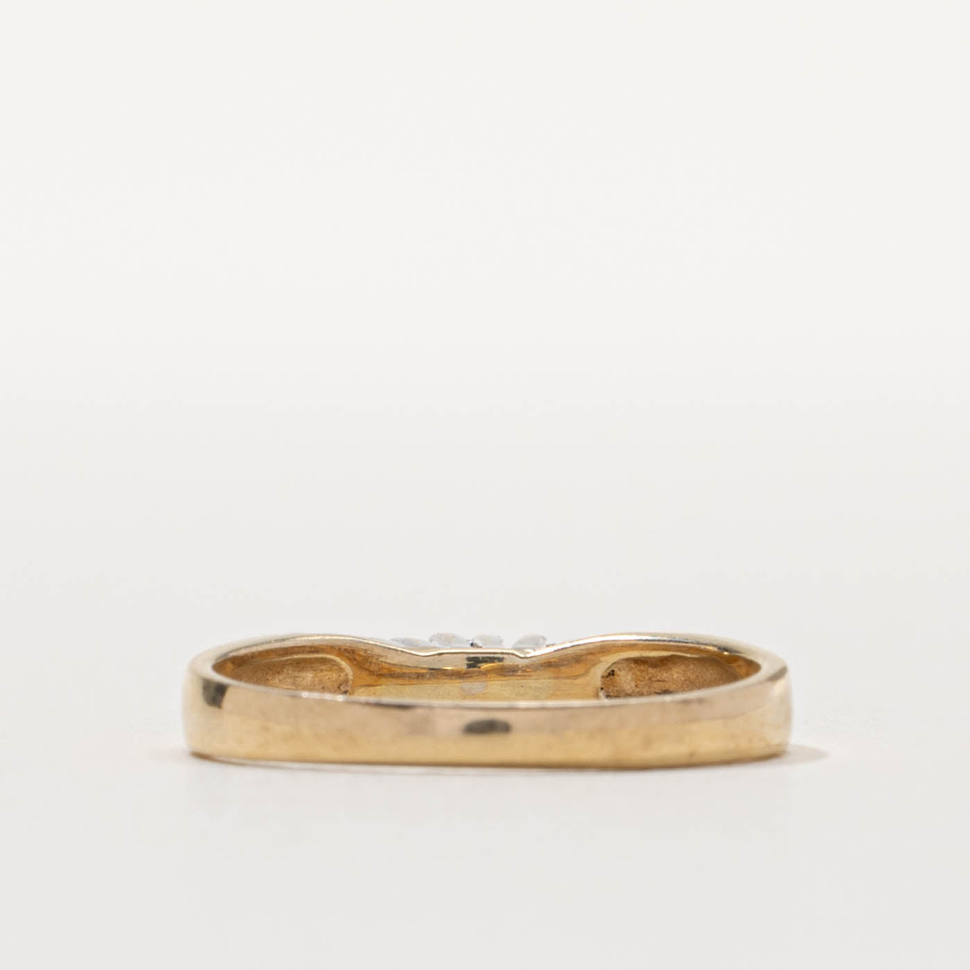 14k Three Stone Diamond Reverse Tapered Ring | SZ 5.5
