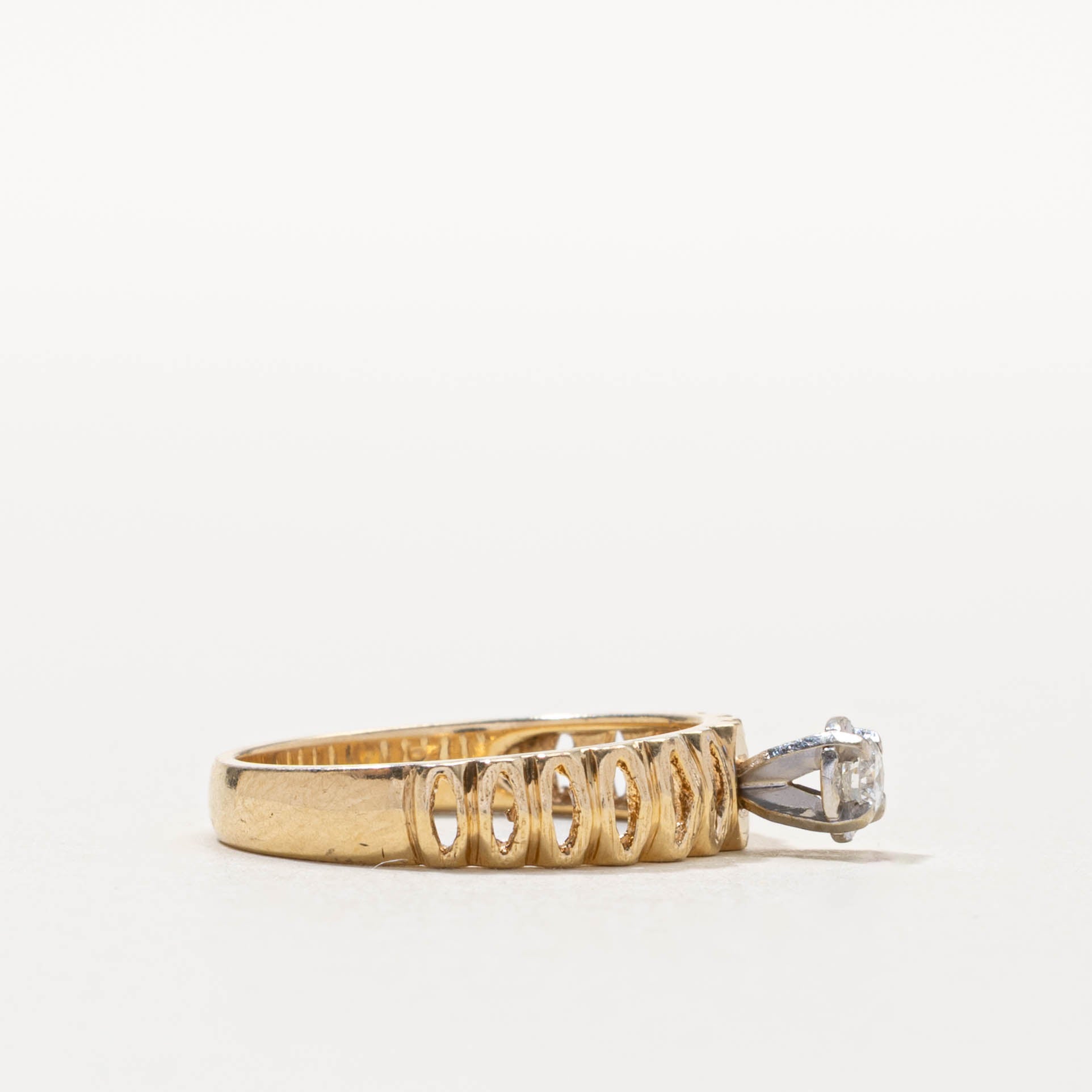 14k Illusion Set Diamond Openwork Ring | SZ 6.25