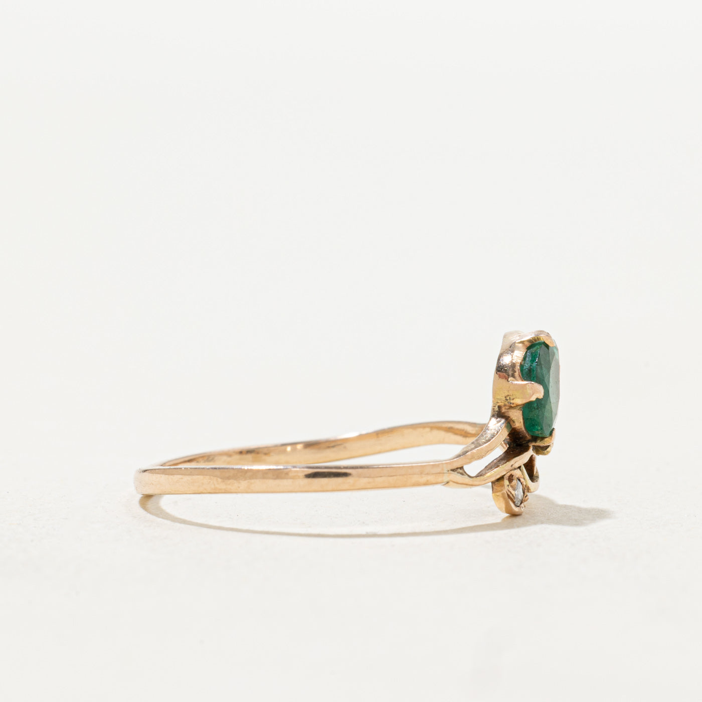 Bague en forme de feuille avec émeraude taille poire et diamants | Taille 8.0