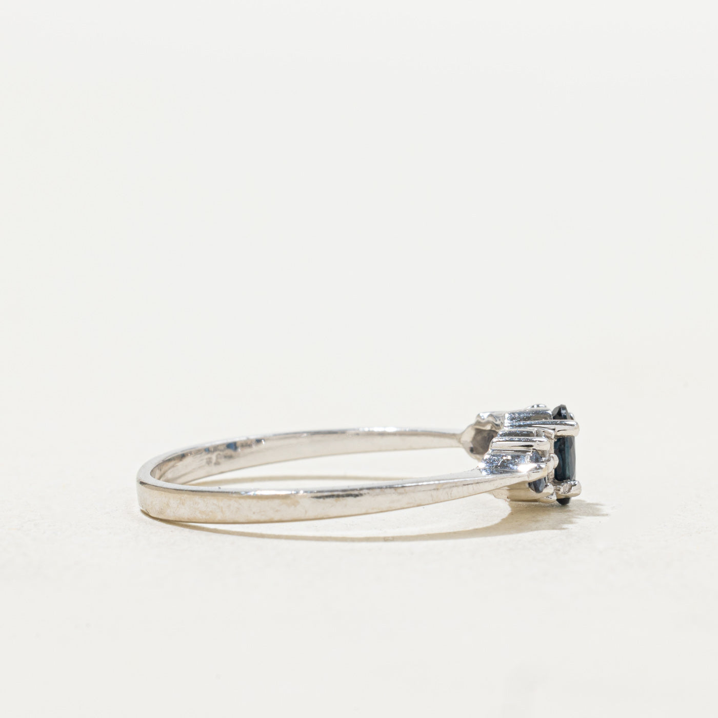 Bague saphir ovale et diamants | Taille 6,75
