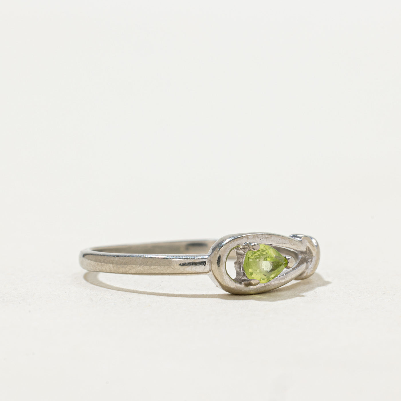 Pear Cut Peridot Buckle Ring | SZ 6.75