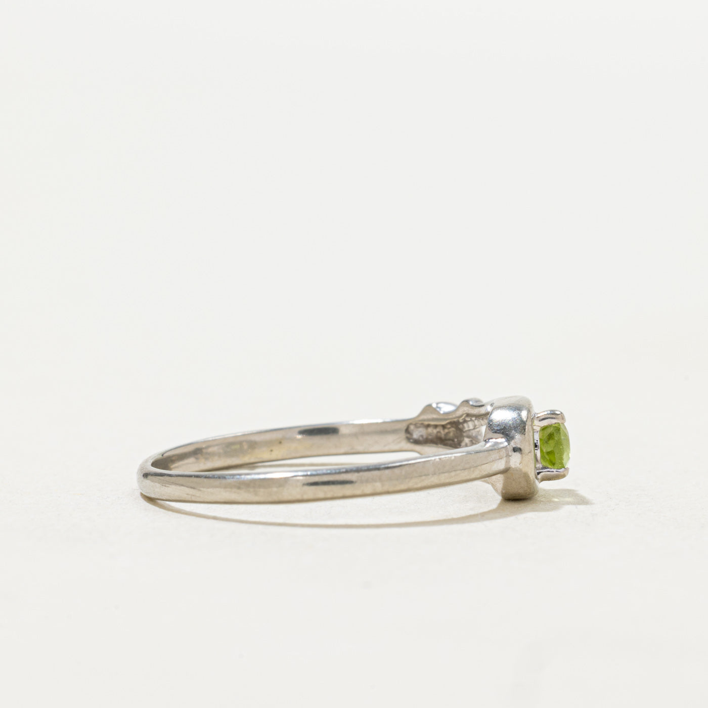 Pear Cut Peridot Buckle Ring | SZ 6.75