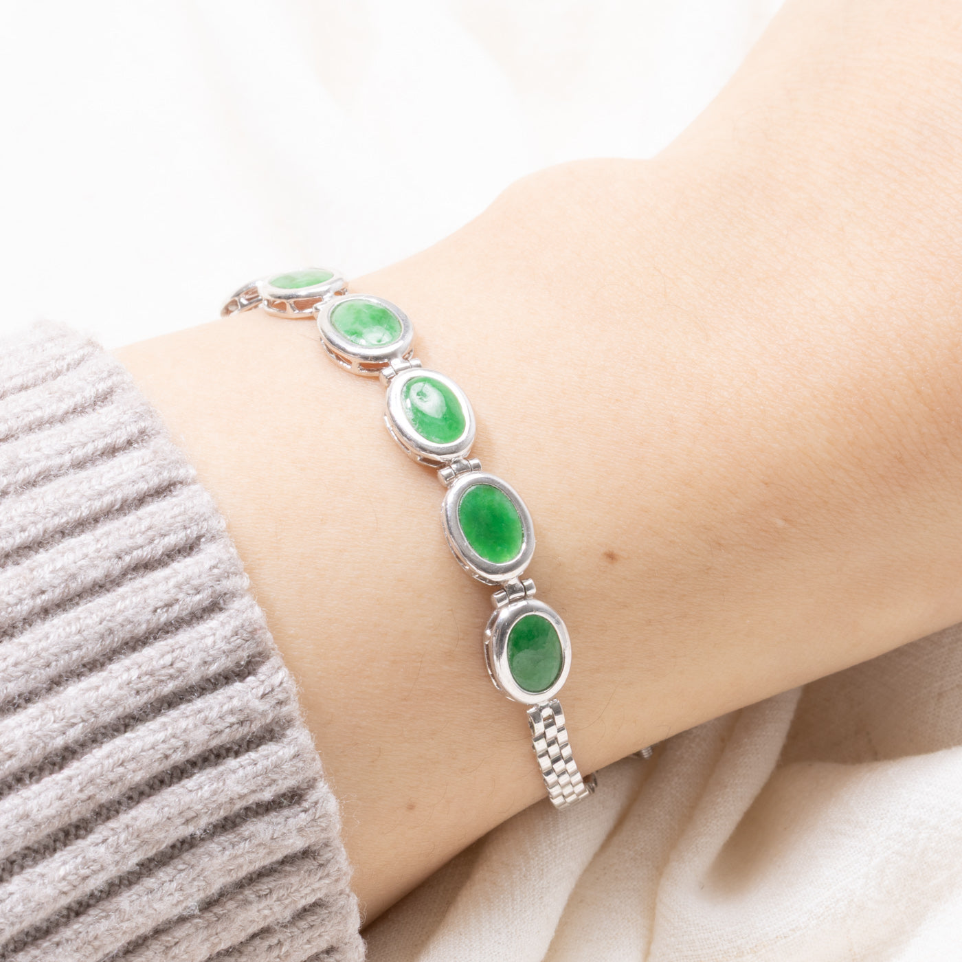 18k Six Stone Bezel Set Jadeite Bracelet | 2.40ctw