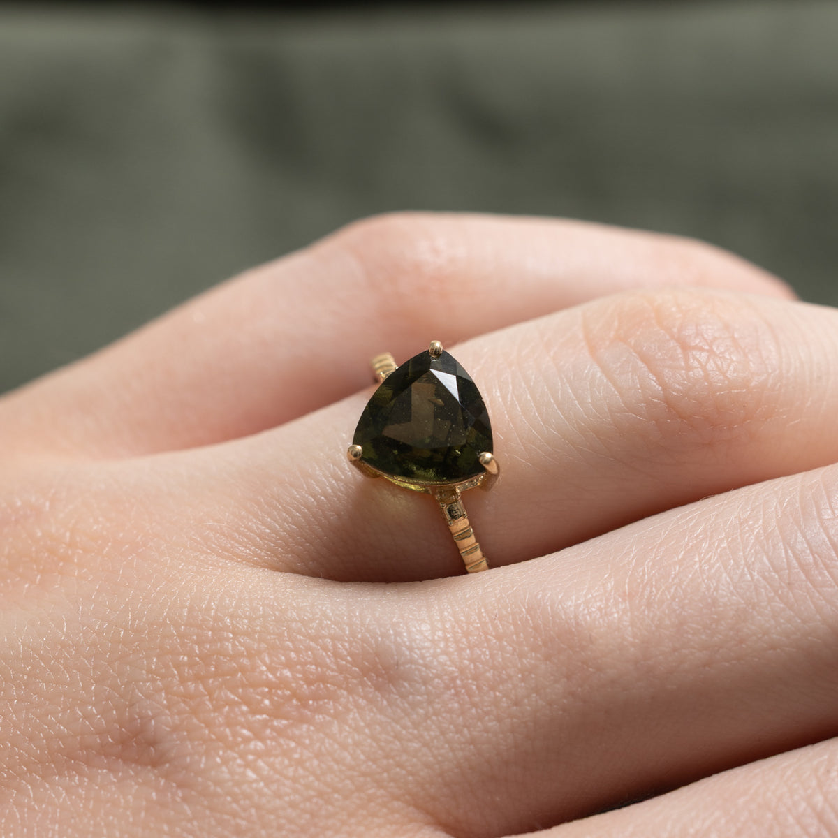 10k Solitaire Trillion Cut Moldavite Grooved Triangle Ring | 2.70ct | SZ 6
