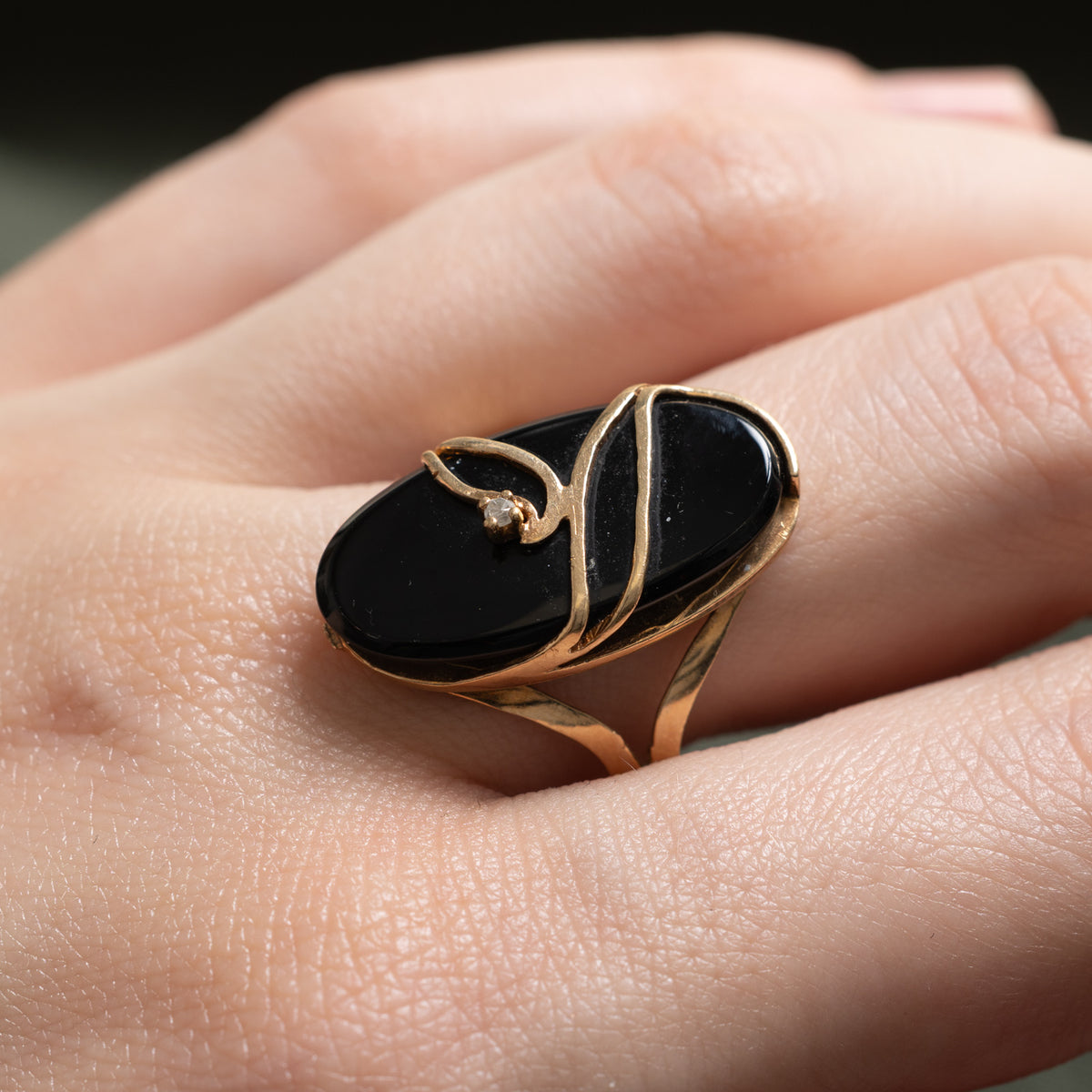 10k Onyx & Diamond Abstract Cocktail Ring | 5.75ct, 0.01ctw | SZ 10