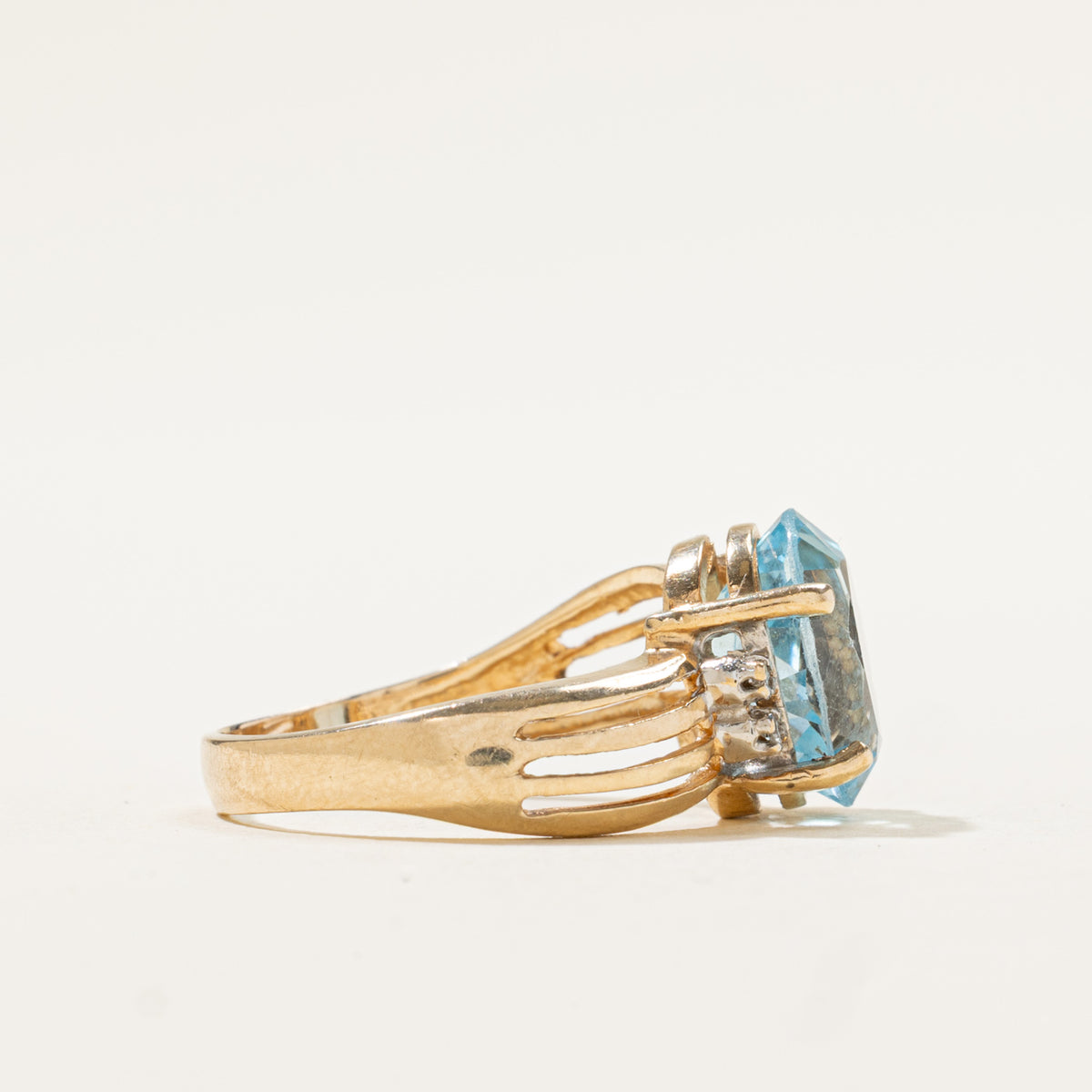 10k Blue Topaz & Diamond Grooved Wave Ring | 4.30ct, 0.008ctw | SZ 6.5
