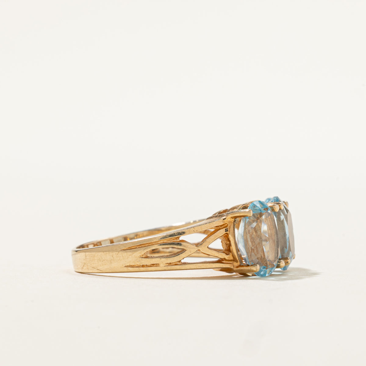 10k Three Stone Blue Topaz Ring | 5.25ctw | SZ 7