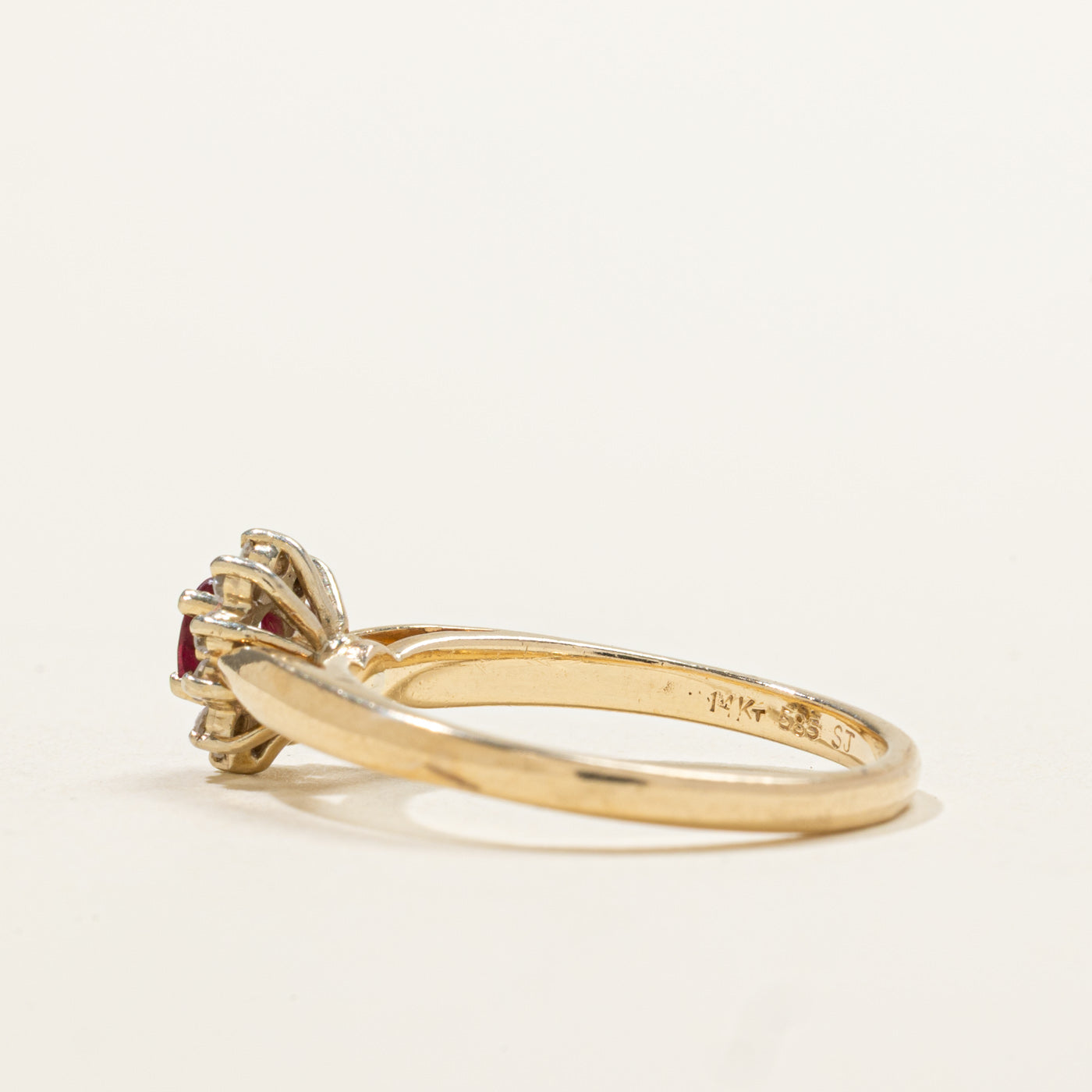 14k Oval Cut Ruby & Diamond Petal Halo Ring | 0.25ct, 0.10ctw | SZ 6.5