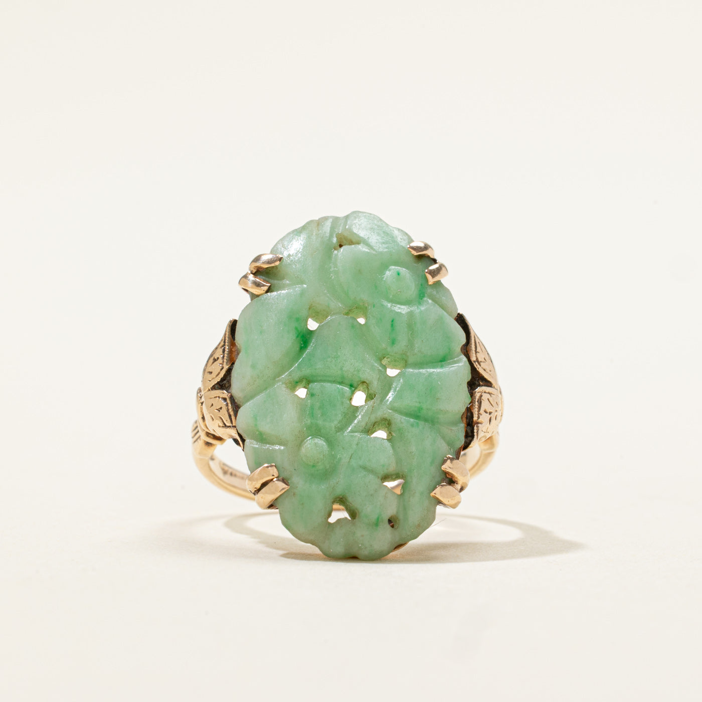 10k Solitaire Jadeite Engraved Floral Cocktail Ring | 7.50ct | SZ 5.75
