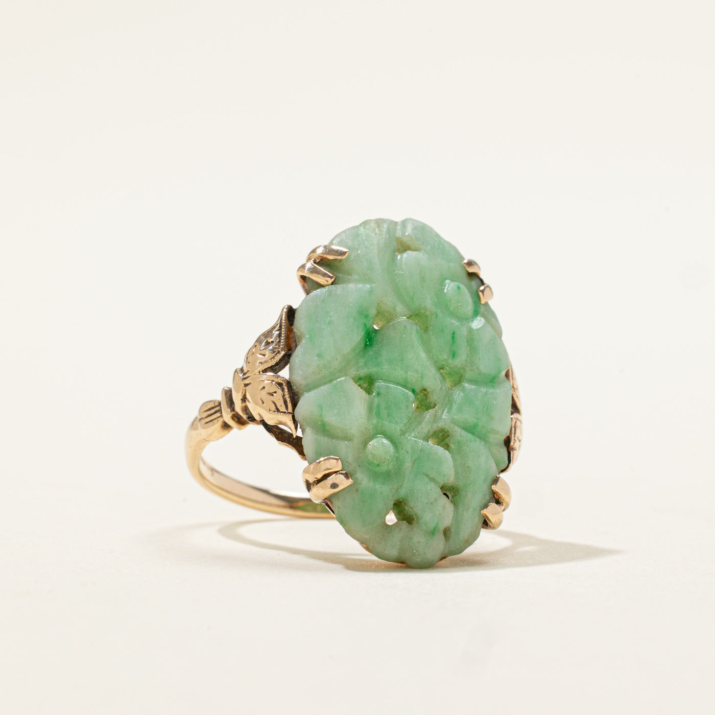 10k Solitaire Jadeite Engraved Floral Cocktail Ring | 7.50ct | SZ 5.75