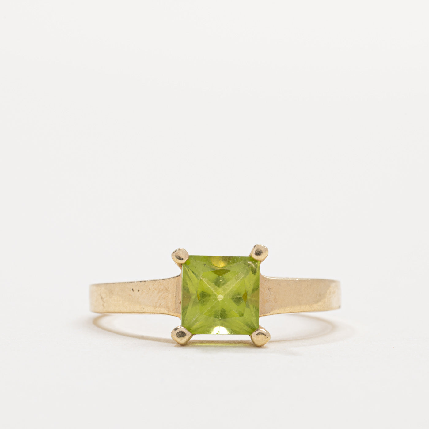 10K Solitaire Princess Cut Peridot Ring | SZ 8.0