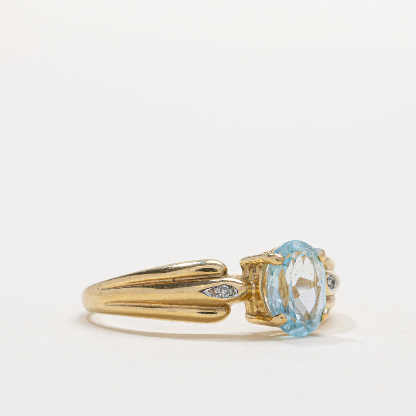 10k Oval Cut Blue Topaz & Diamond Grooved Ring | SZ 7.0