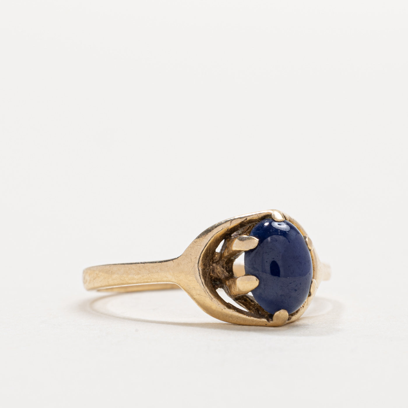 10K Solitaire Cabochon Synthetic Star Sapphire Ring | SZ 5.75