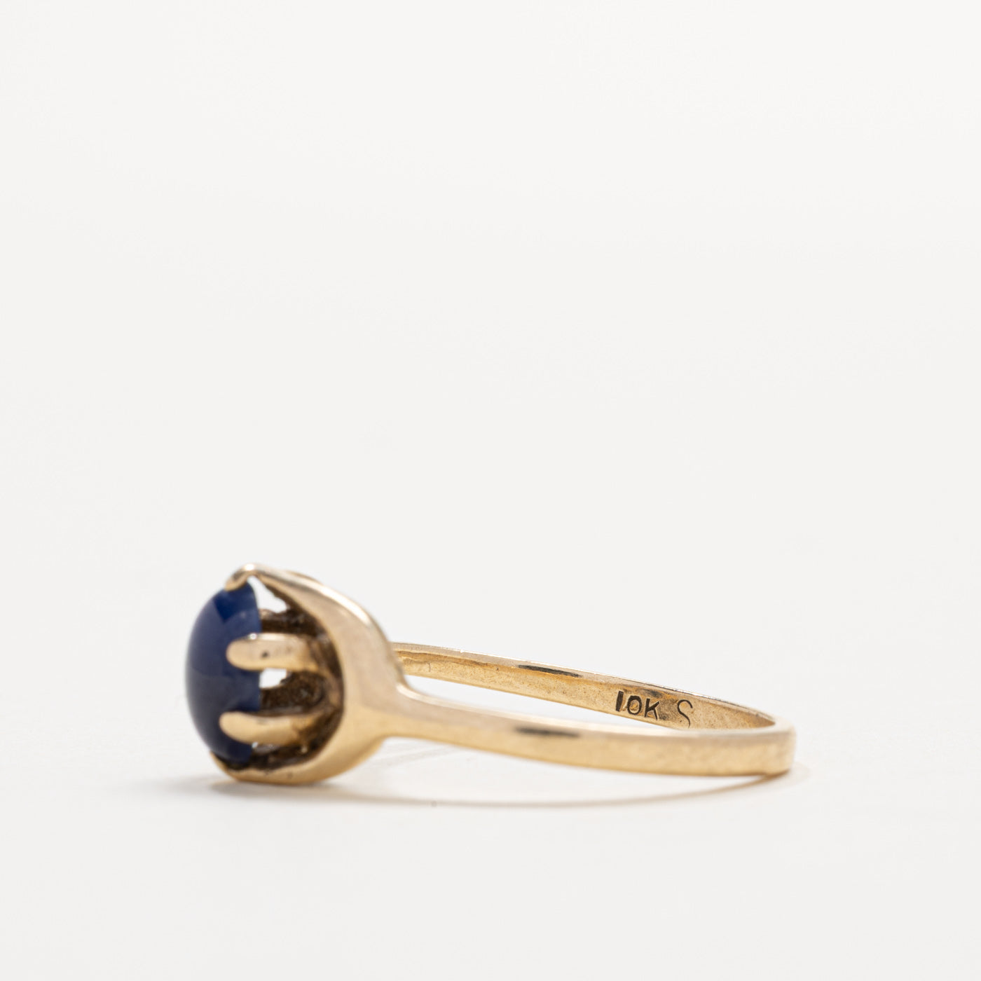 10K Solitaire Cabochon Synthetic Star Sapphire Ring | SZ 5.75