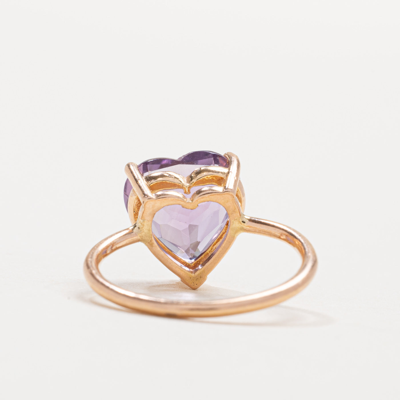 Bague solitaire en or 14 carats avec améthyste taille cœur | Taille 2,5