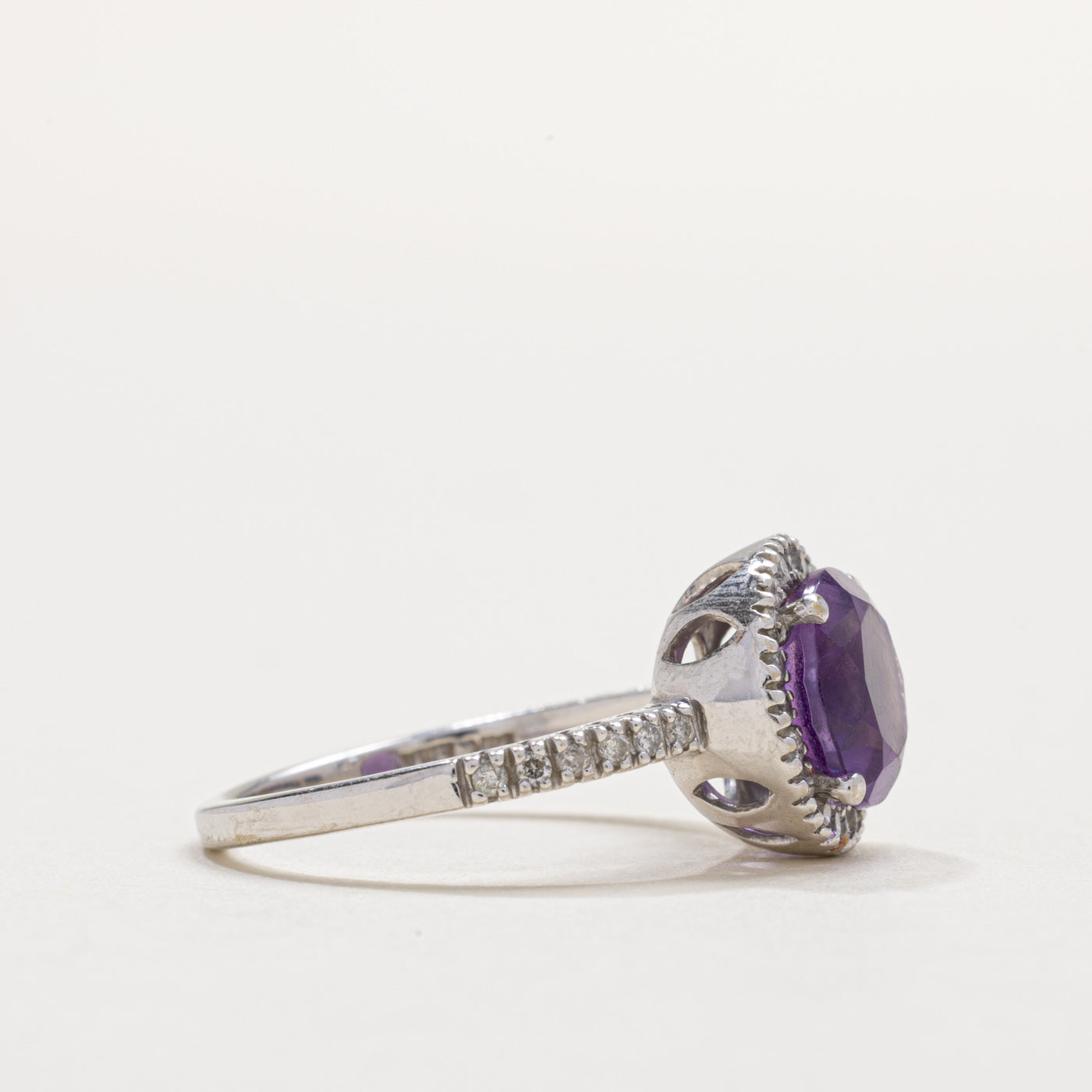 Bague halo en or 10 carats avec améthyste ronde et diamants | Taille 6.0