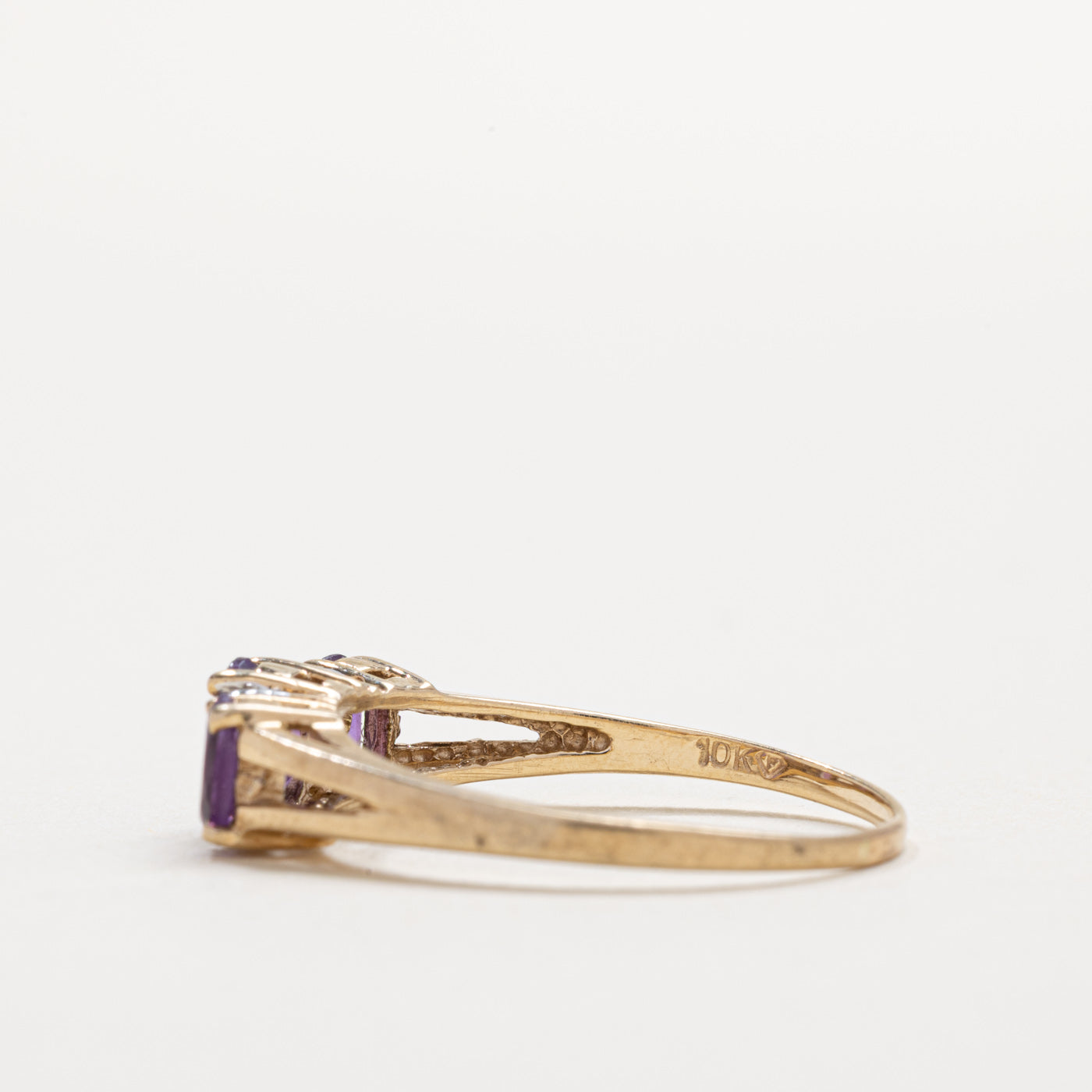 10K Three Stone Oval Cut Amethyst & Diamond Accented Ring | SZ 7.75