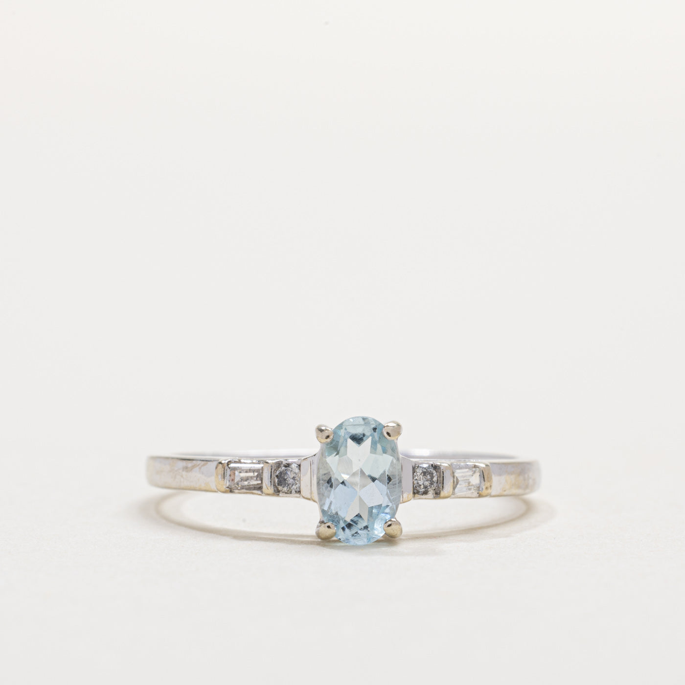 10K Oval Cut Aquamarine & Diamond Accented Ring | SZ 7.0