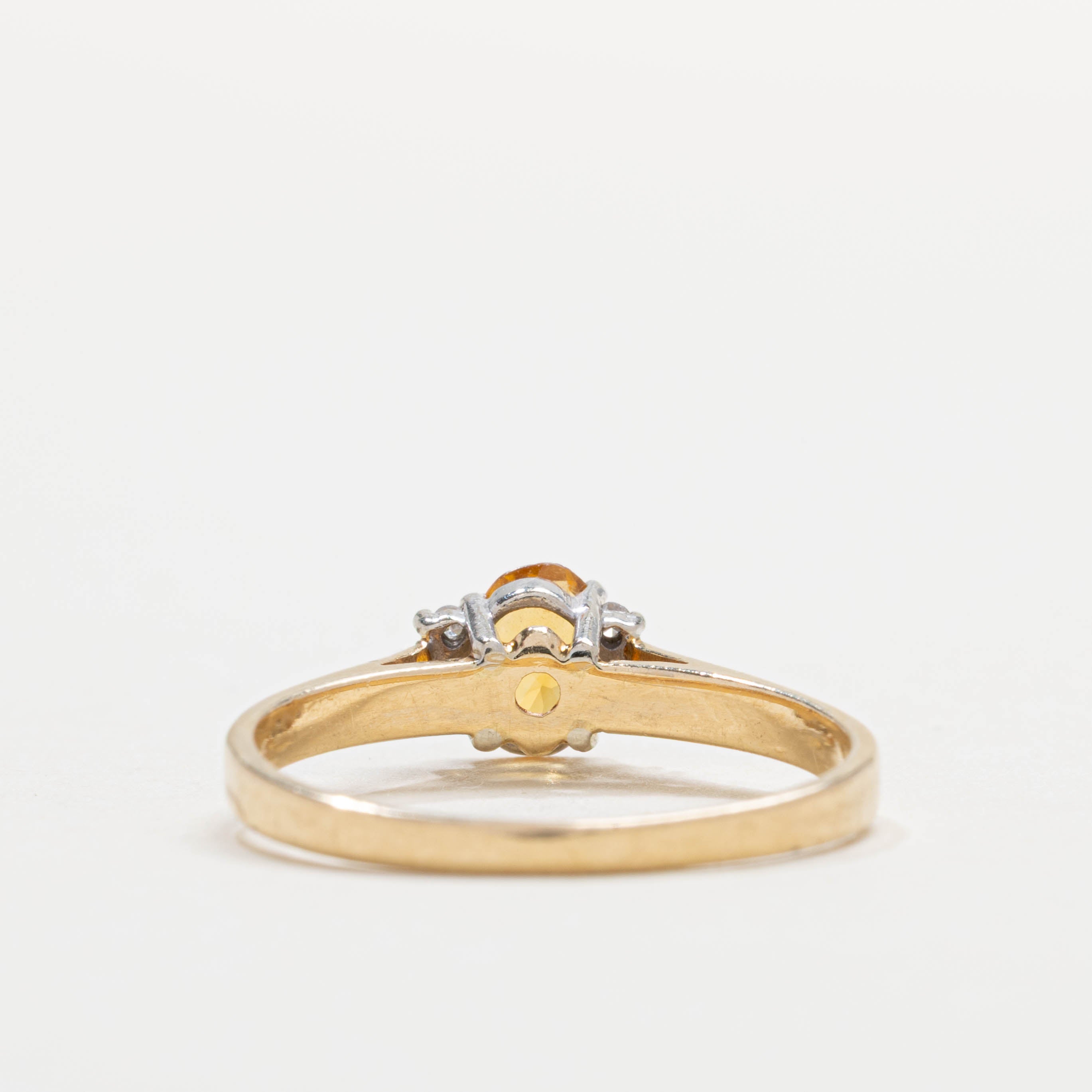Bague en or 10 carats ornée d'une citrine ovale et de diamants | Taille 6,5