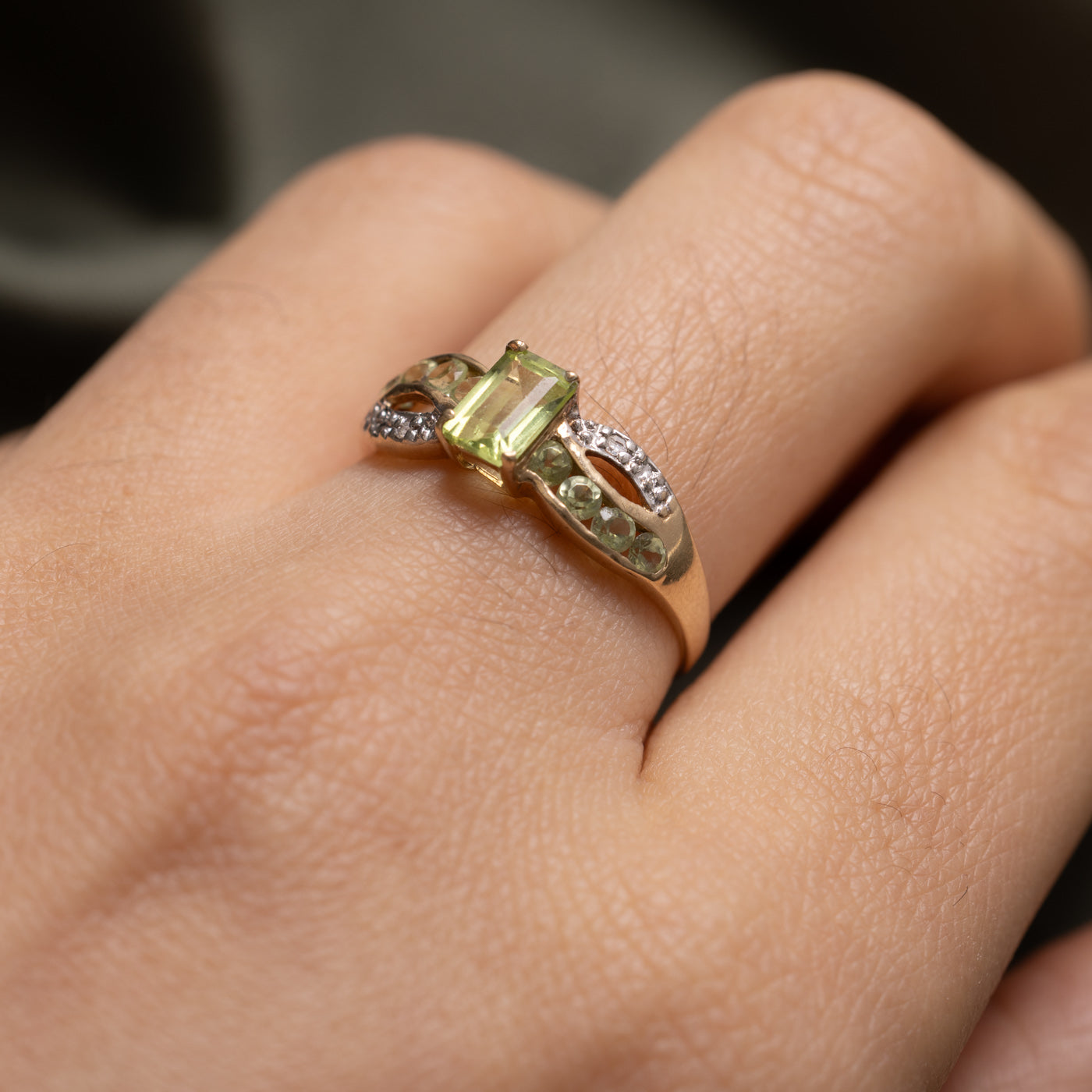 10K Emerald Cut Peridot & Diamond Crossover Ring | SZ 7.5