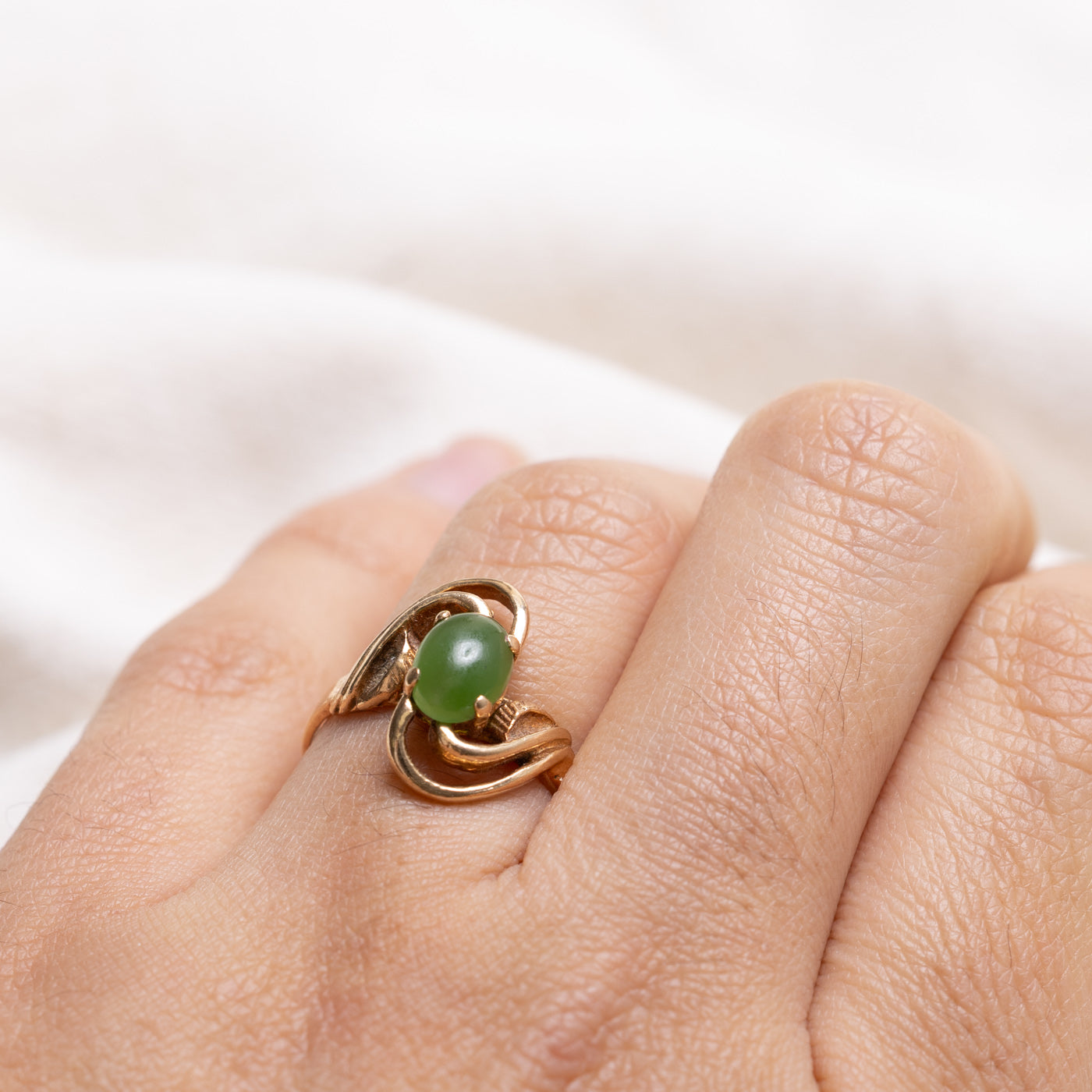 10K Solitaire Nephrite Jade Wave Abstract Ring | SZ 5.75