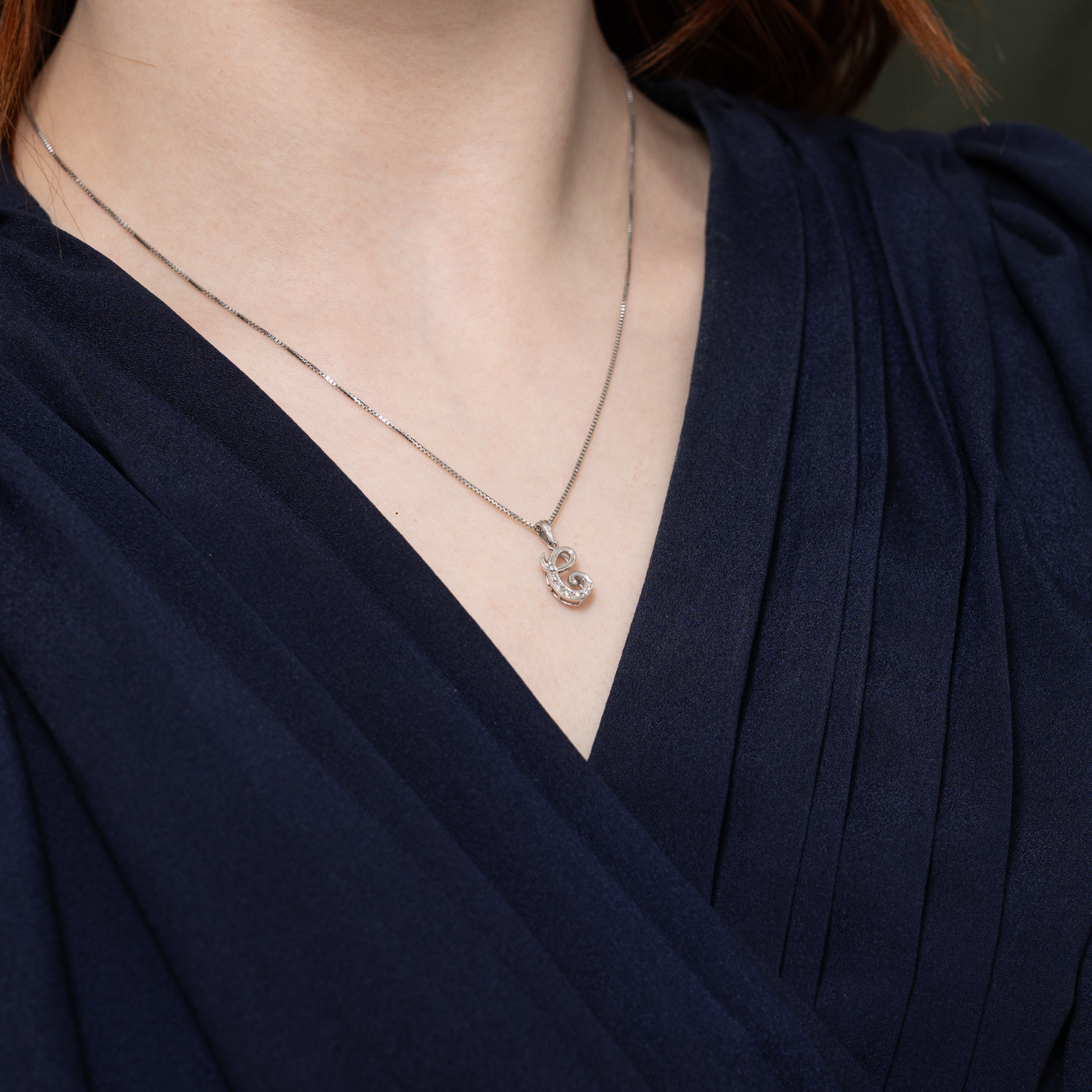 Collier avec pendentif initial « C » en diamant 18 carats | 43 cm