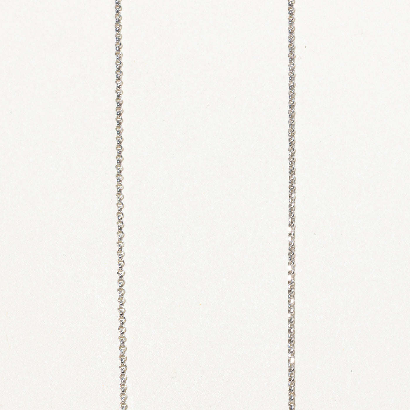 Collier pendentif clé en or 14 carats et diamants | 45,7 cm