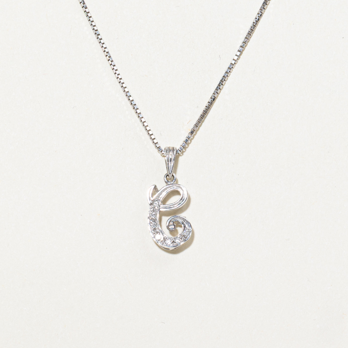 Collier avec pendentif initial « C » en diamant 18 carats | 43 cm