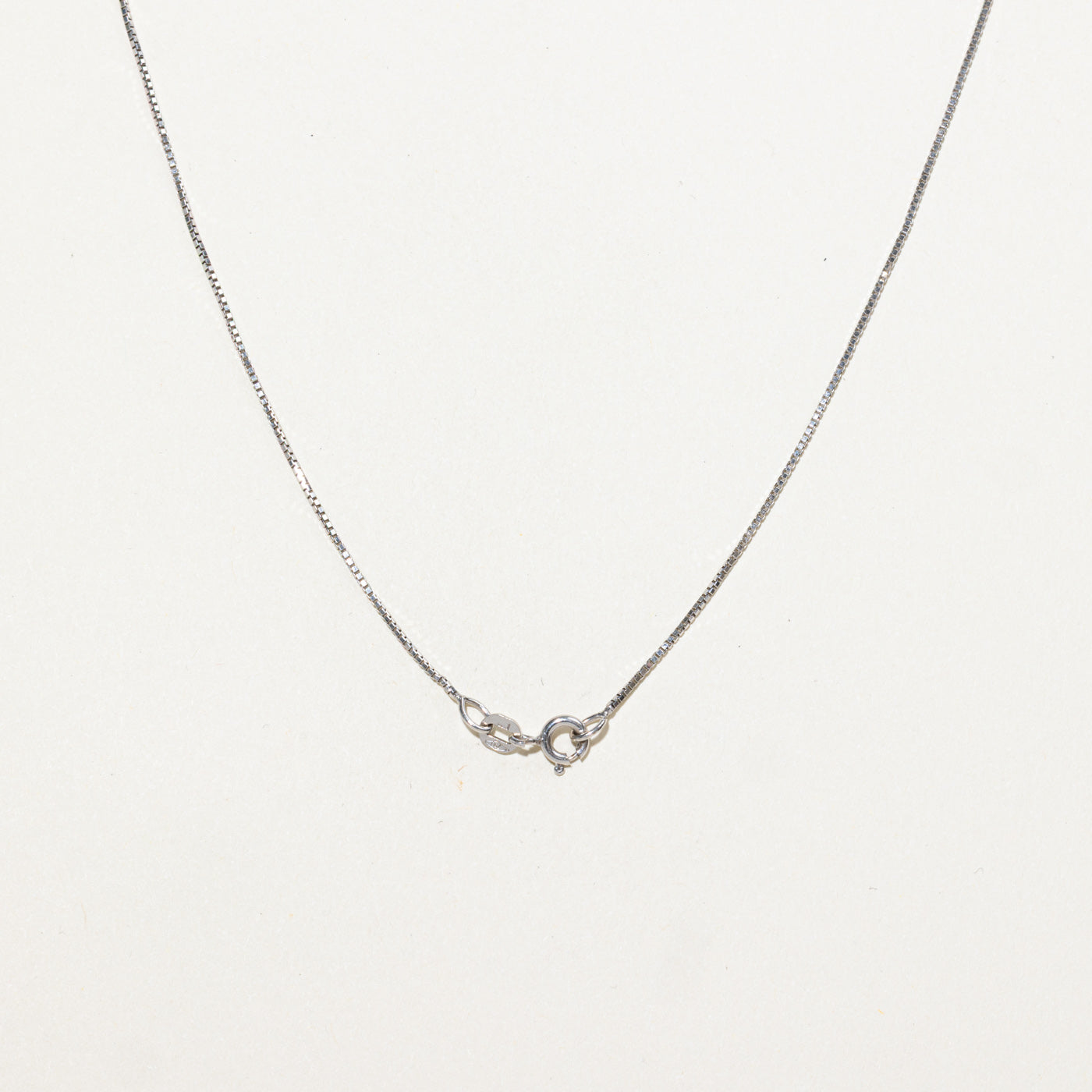 Collier avec pendentif initial « C » en diamant 18 carats | 43 cm