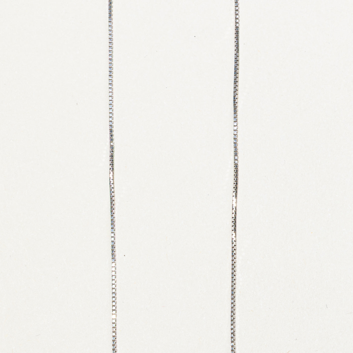 Collier avec pendentif initial « C » en diamant 18 carats | 43 cm