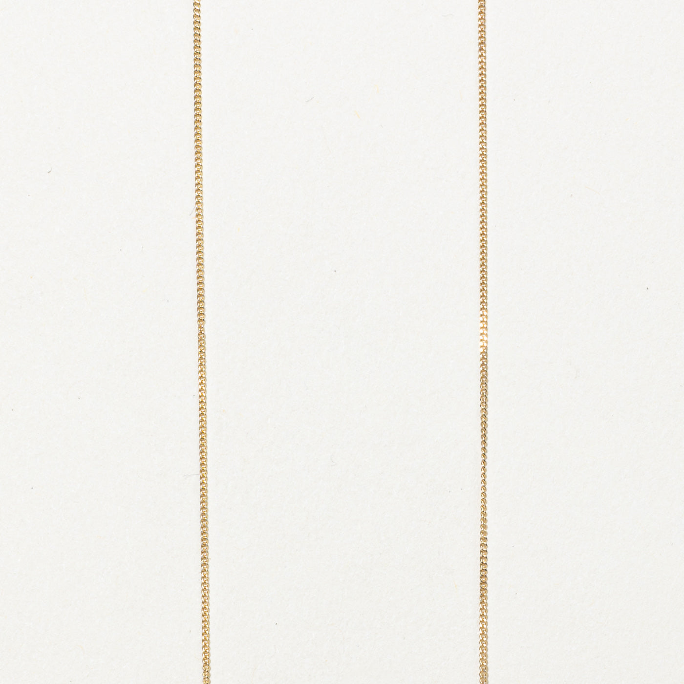 Collier pendentif cœurs entrelacés en or 10 carats et diamants | 45,7 cm