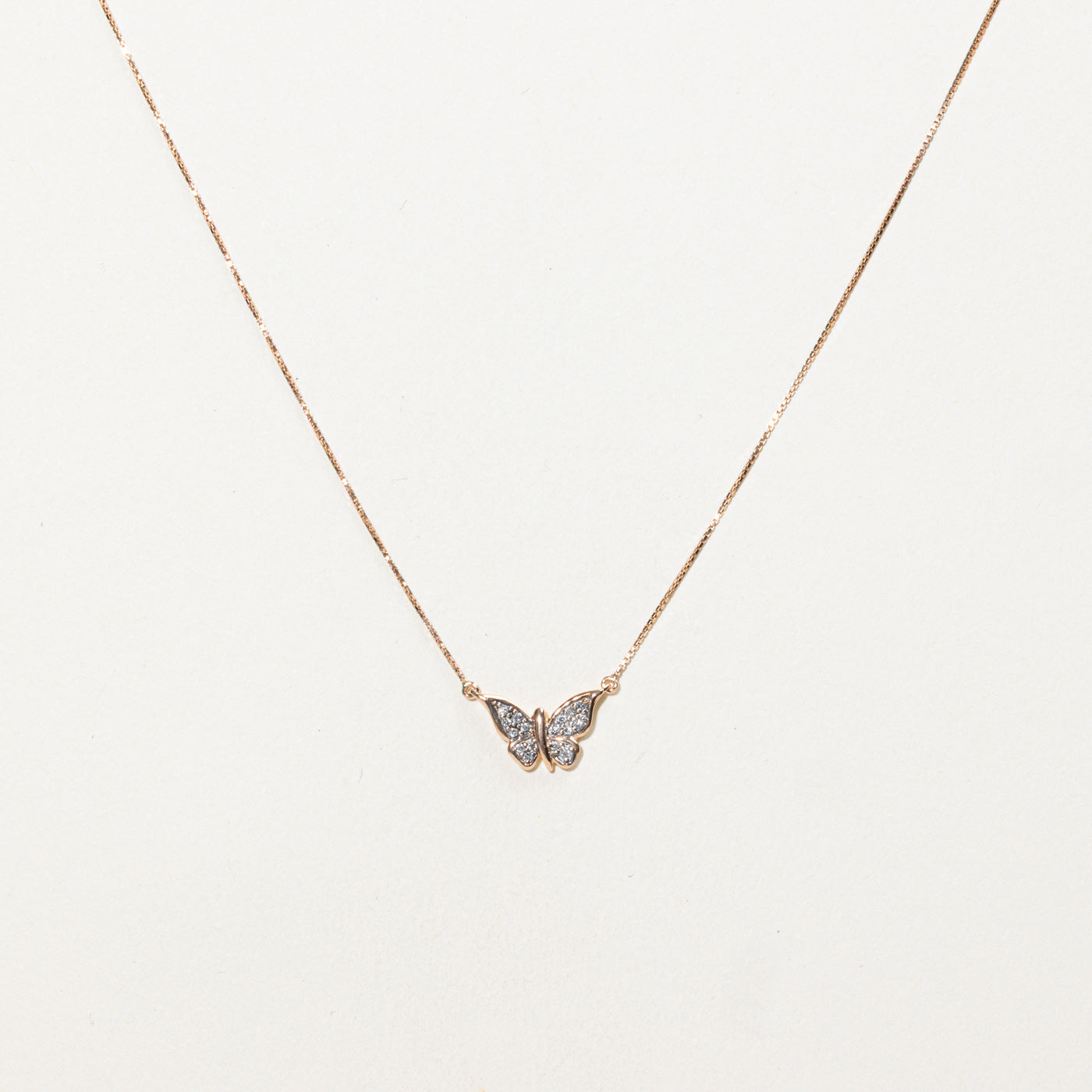 Collier pendentif papillon en or 10 carats et diamants | 43 cm