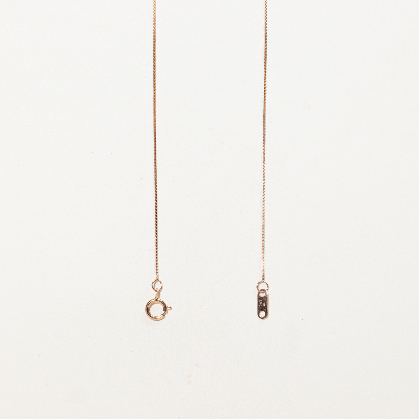 Collier pendentif papillon en or 10 carats et diamants | 43 cm