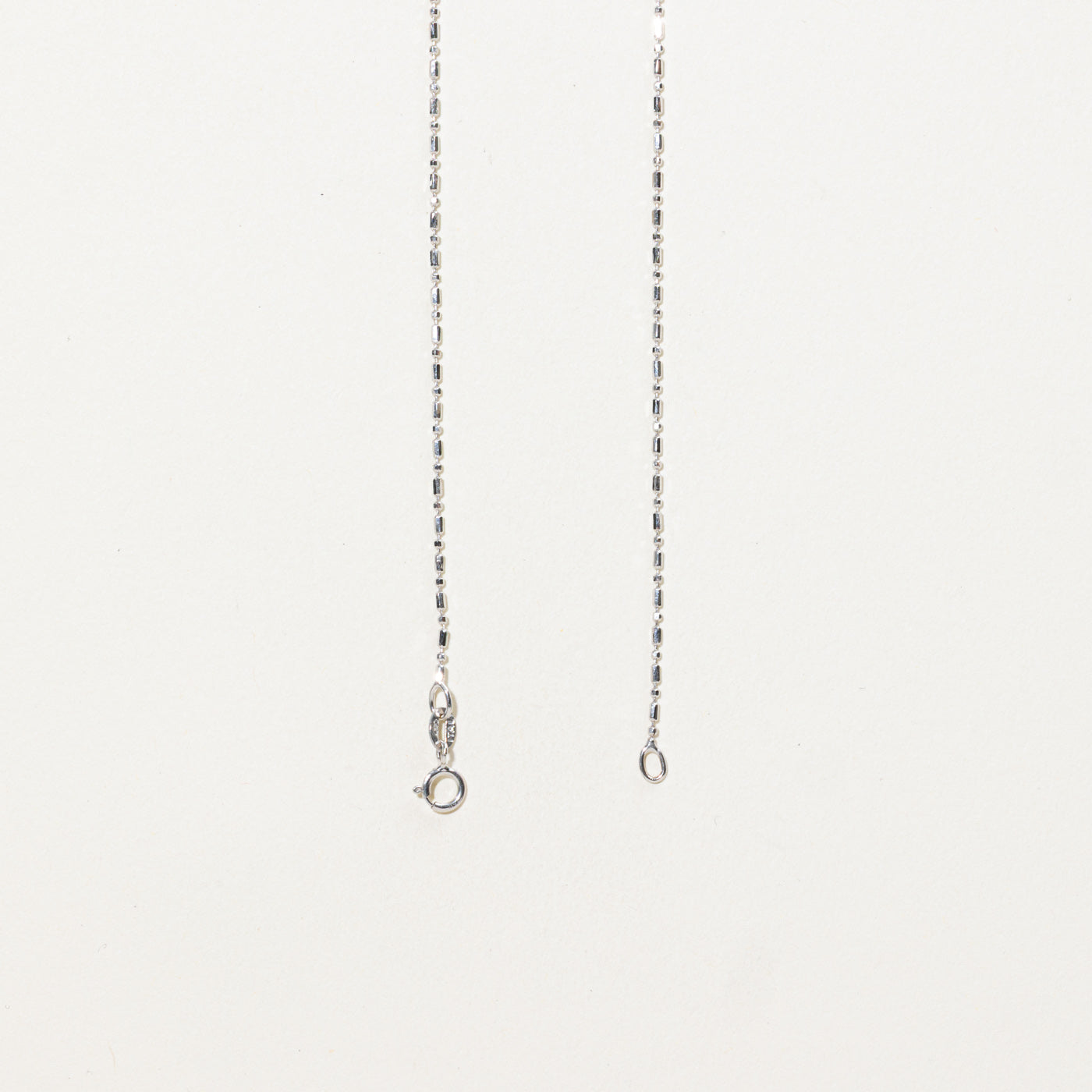 Collier pendentif géométrique en diamant 18 carats | 38 cm