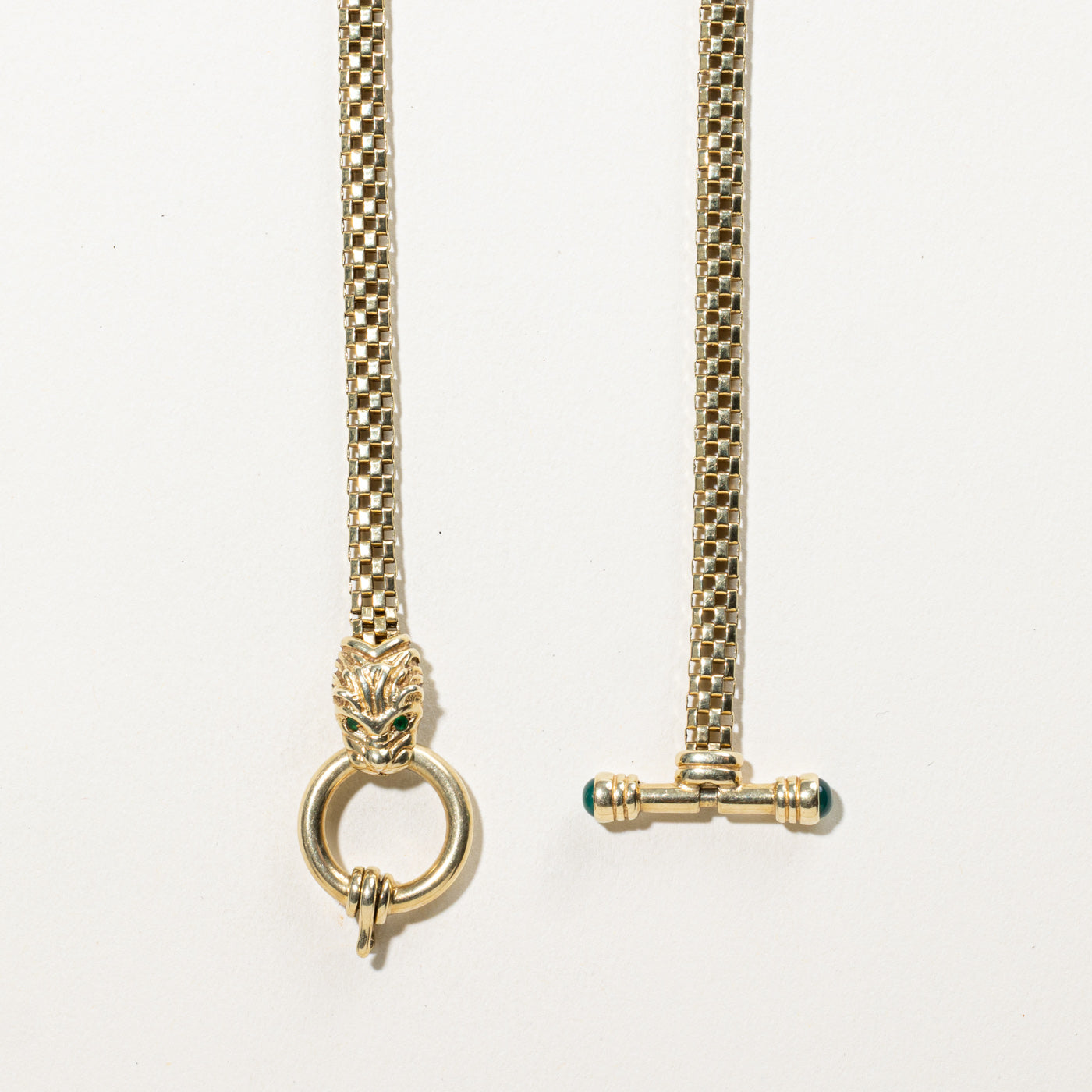 Collier à maillons en or 14 carats avec pendentif tête de panthère et émeraude | 42 cm