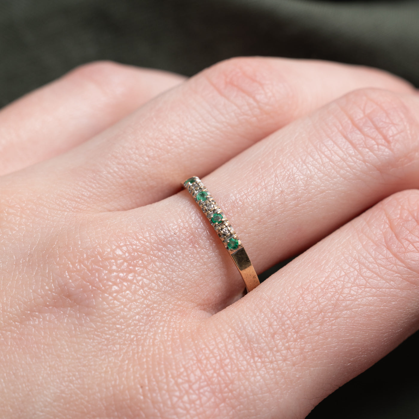 10k Seven Stone Round Cut Emerald & Diamond Band | SZ 7.75