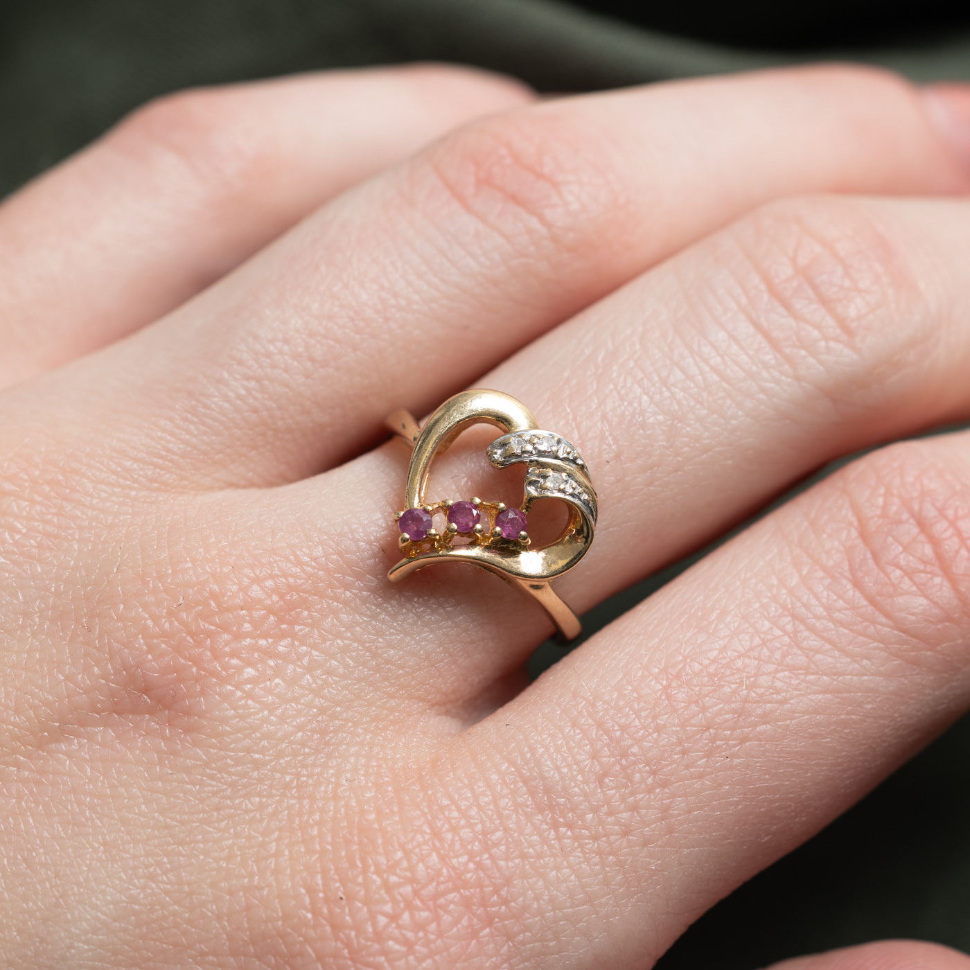 10k Ruby & Diamond Open Heart Ring | SZ 6.25