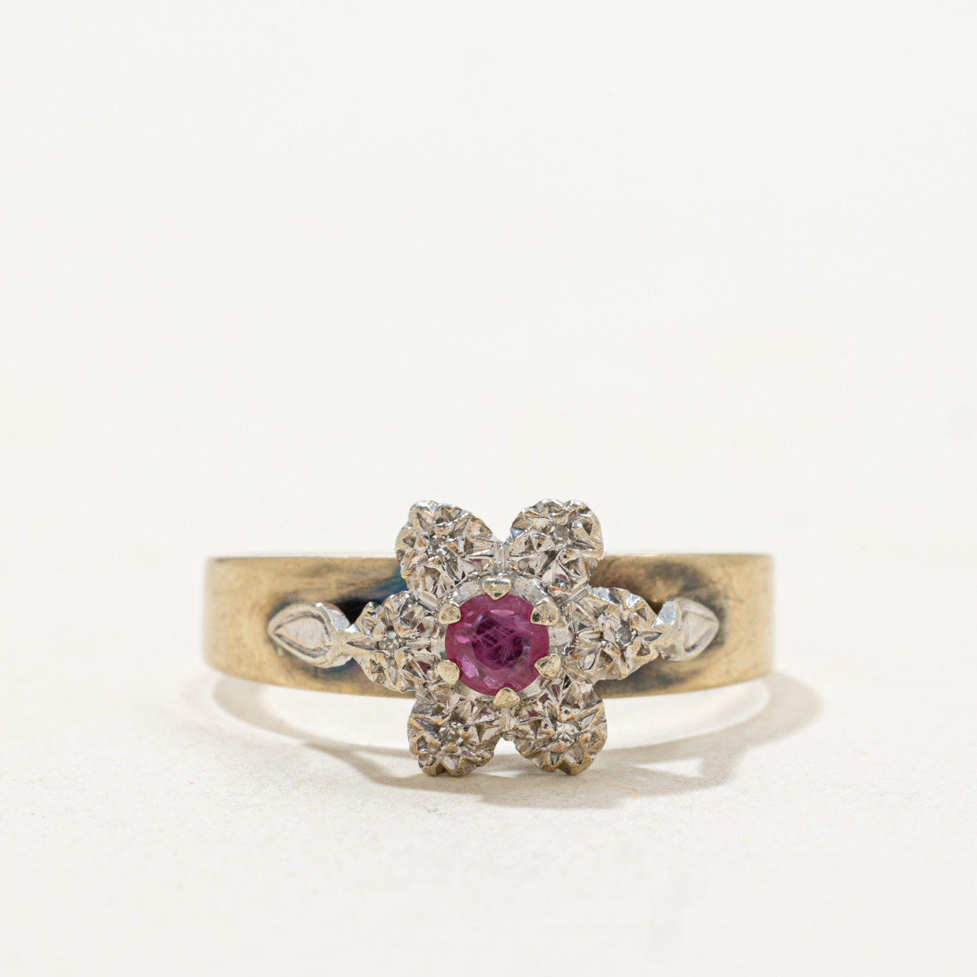 9k Ruby & Diamond Flower Ring | SZ 8.25